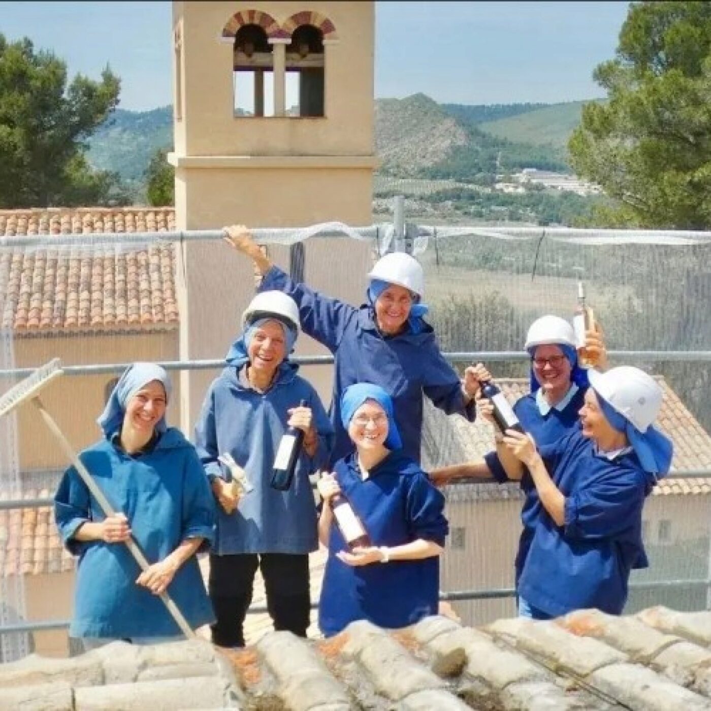 Les soeurs de Jouques lancent une vente spéciale pour réparer leur toit episode artwork
