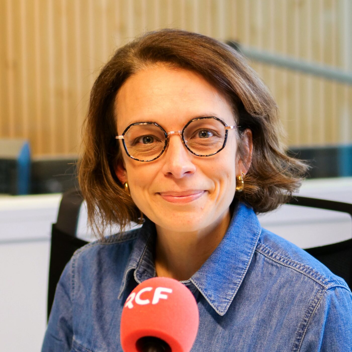 Café-philo avec Marie Grand : « Y a-t-il trop d'images ? »