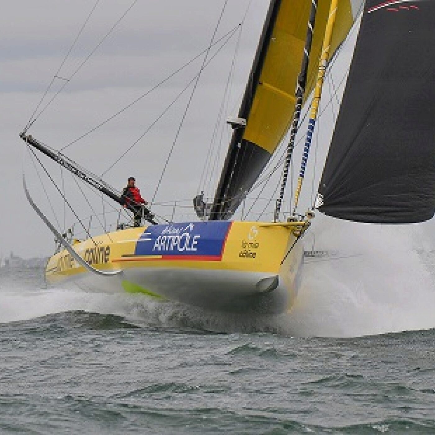 Le skipper Arnaud Boissières au départ de La Transat CIC episode artwork