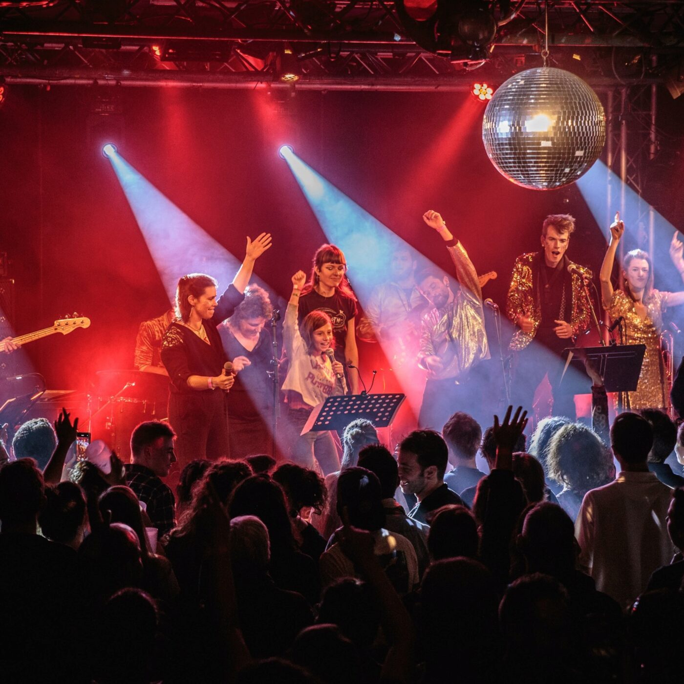 Devenez la star d'un soir avec le groupe Karaoke Social Club episode artwork