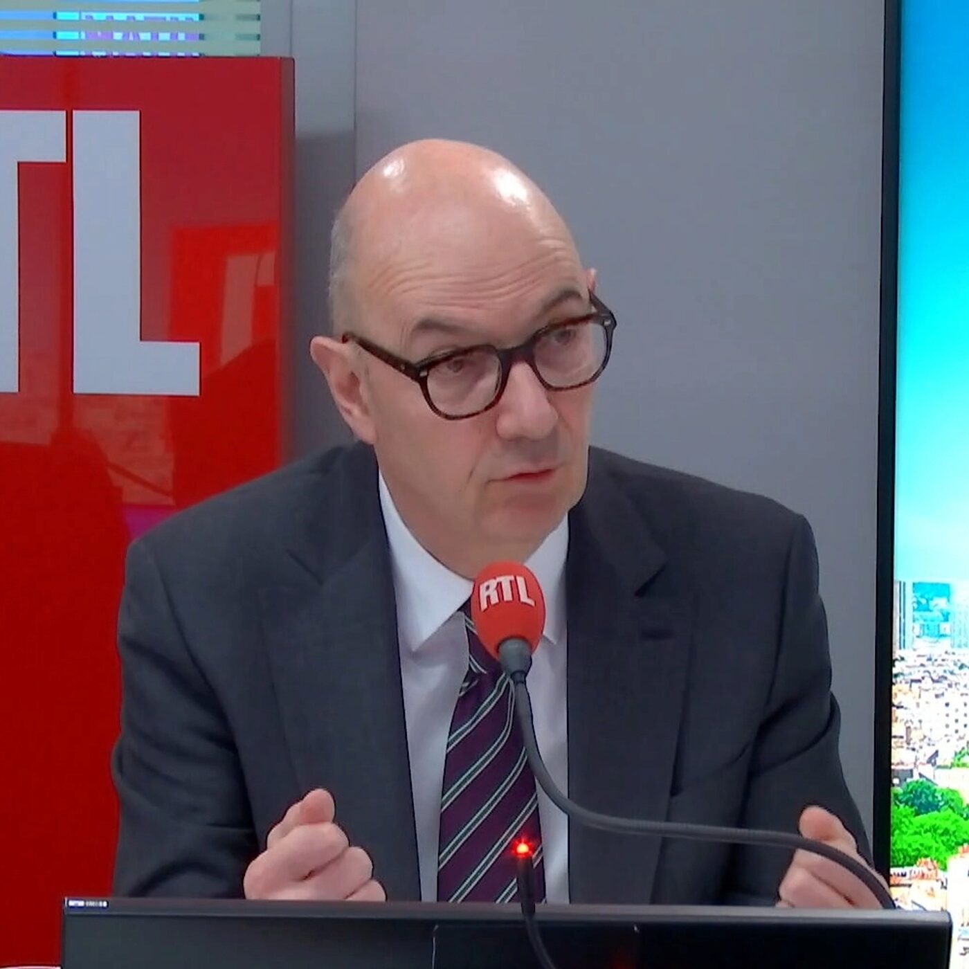 Roland Lescure évoque "un premier bon signe" mais reste "vigilant" face à "l'imprévisibilité" de Donald Trump episode artwork