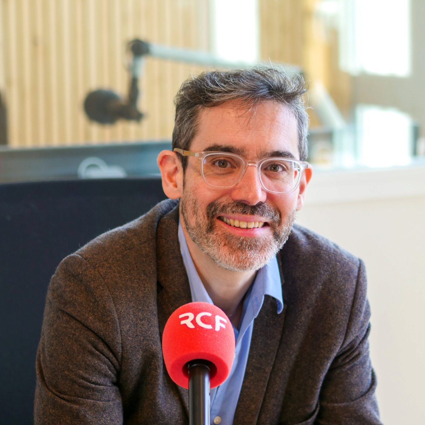 Philippe Manevy évoque son histoire familiale sur « La colline qui travaille » episode artwork