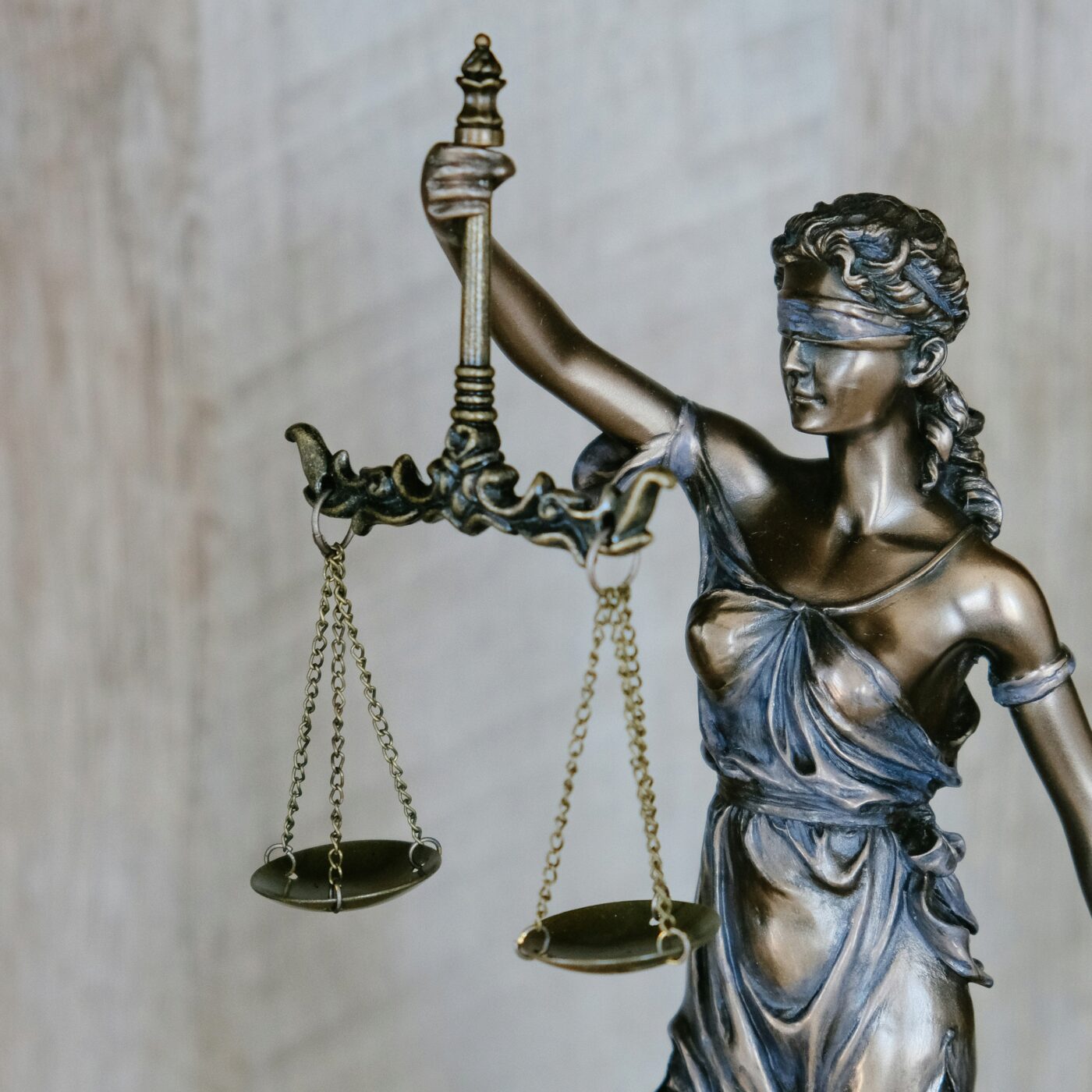 Les conciliateurs de justice, des bénévoles au chevet d'une justice ralentie episode artwork