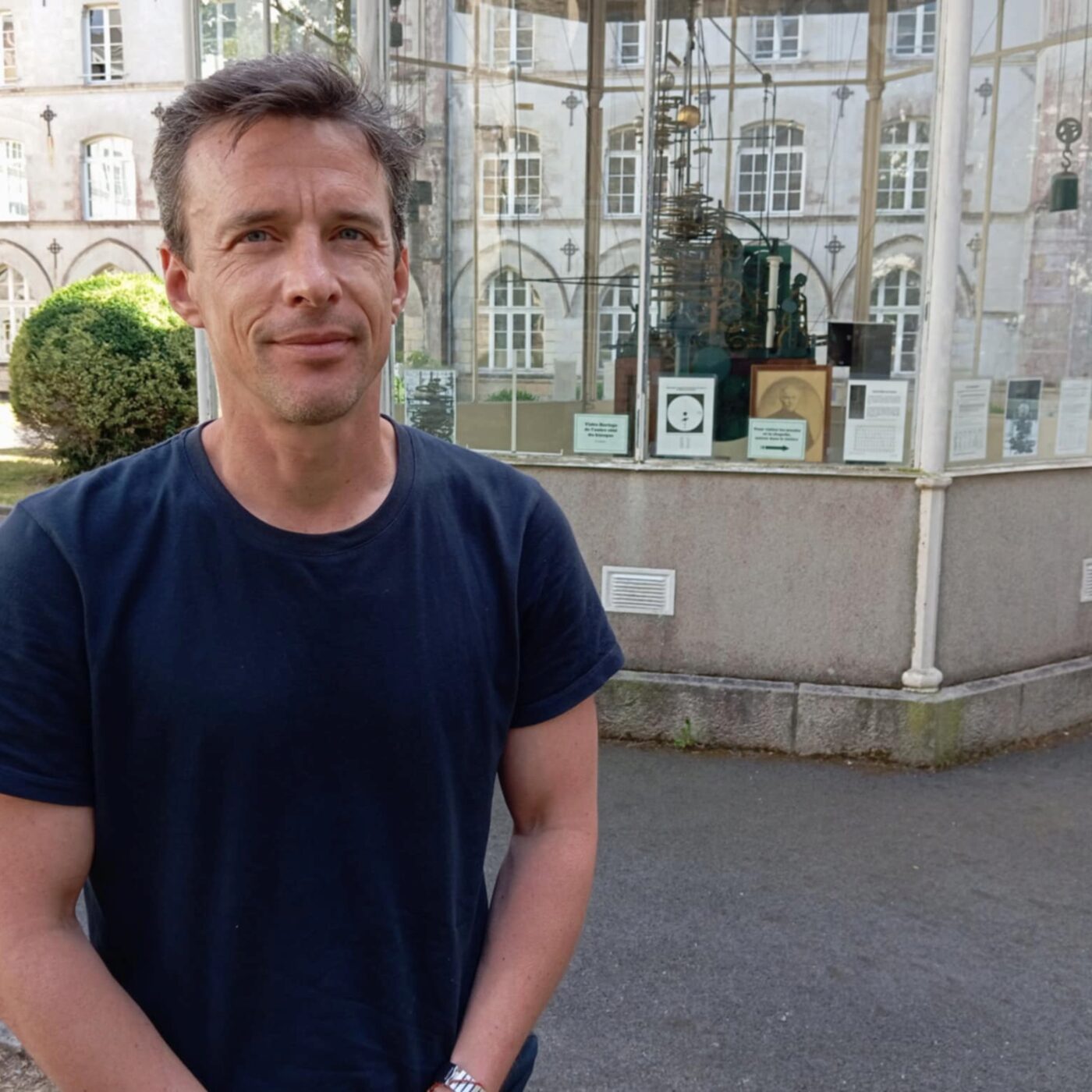François-Xavier Ménage, 4 ans d'enquête pour comprendre la colère des "oubliés" episode artwork