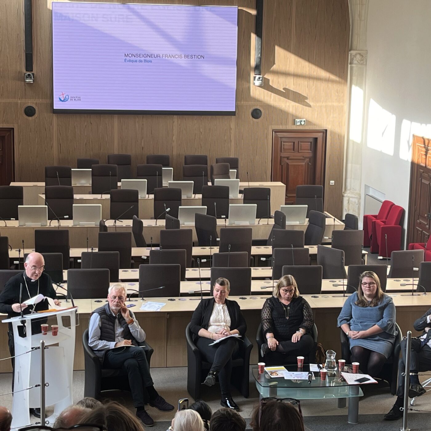 Le diocèse de Blois mobilisé contre les violences sur les enfants episode artwork