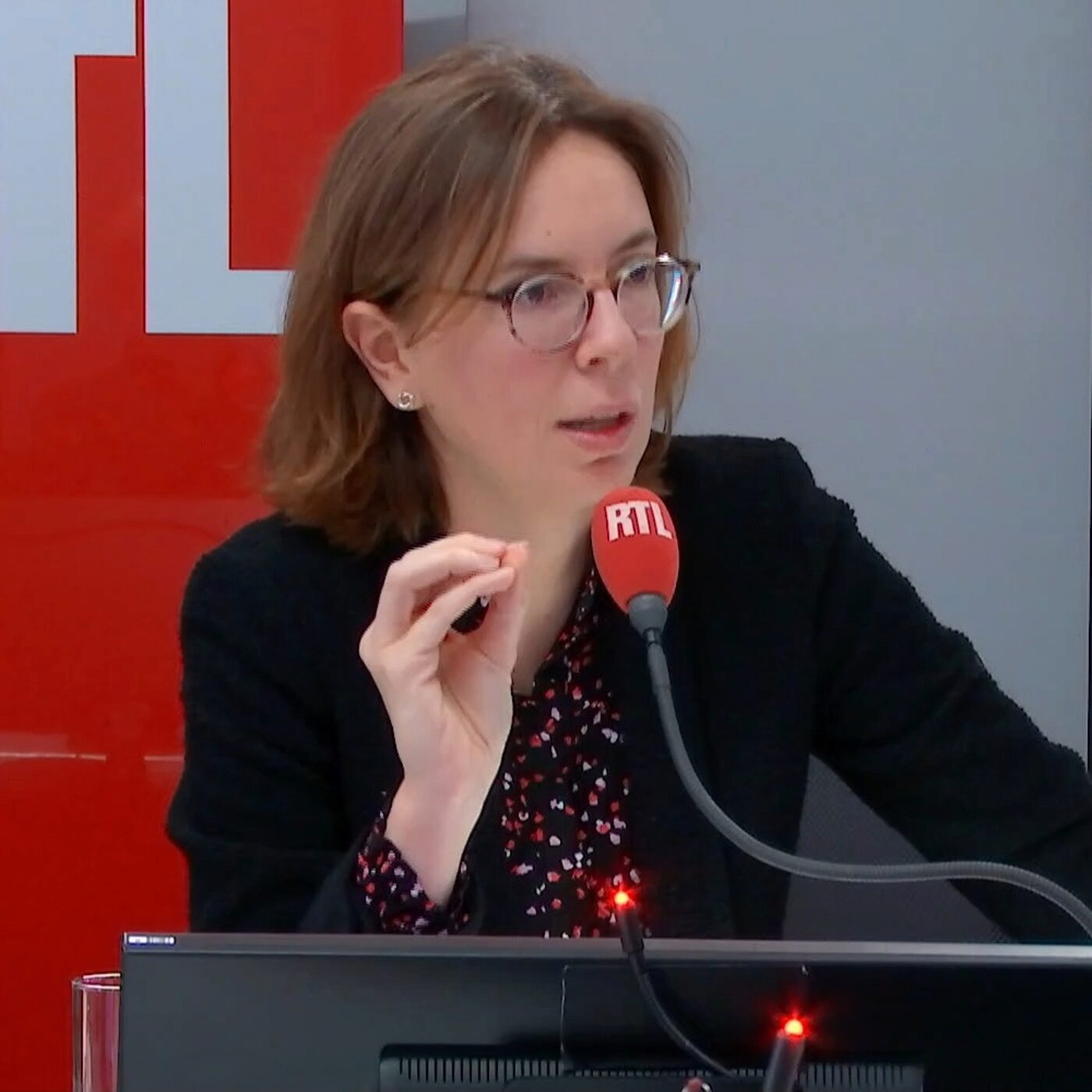 "Je n'exclus rien qui puisse donner un budget à la France" : sur RTL, Amélie de Montchalin ne ferme pas la porte au 49.3 pour le budget