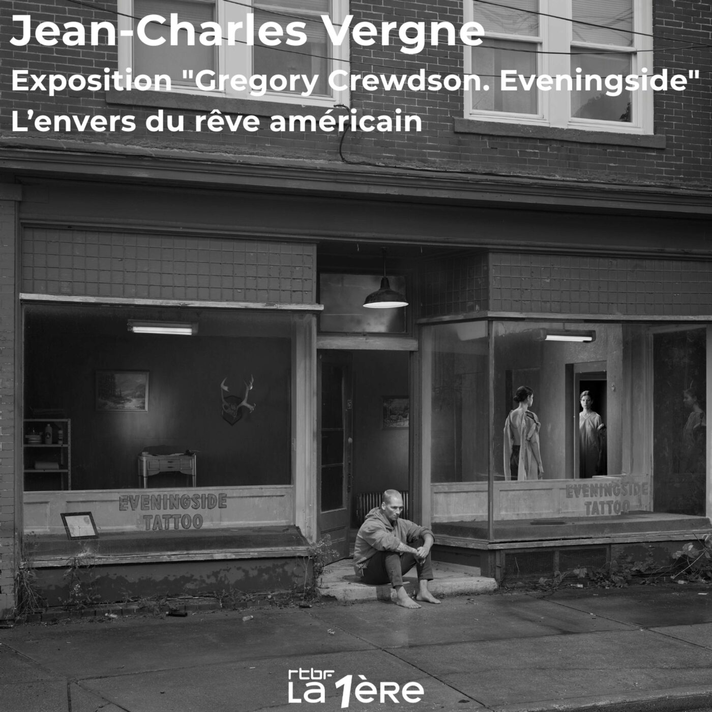 Gregory Crewdson, maître de la Staged Photography qui dresse le portrait de l'Amérique moyenne et péri-rurale