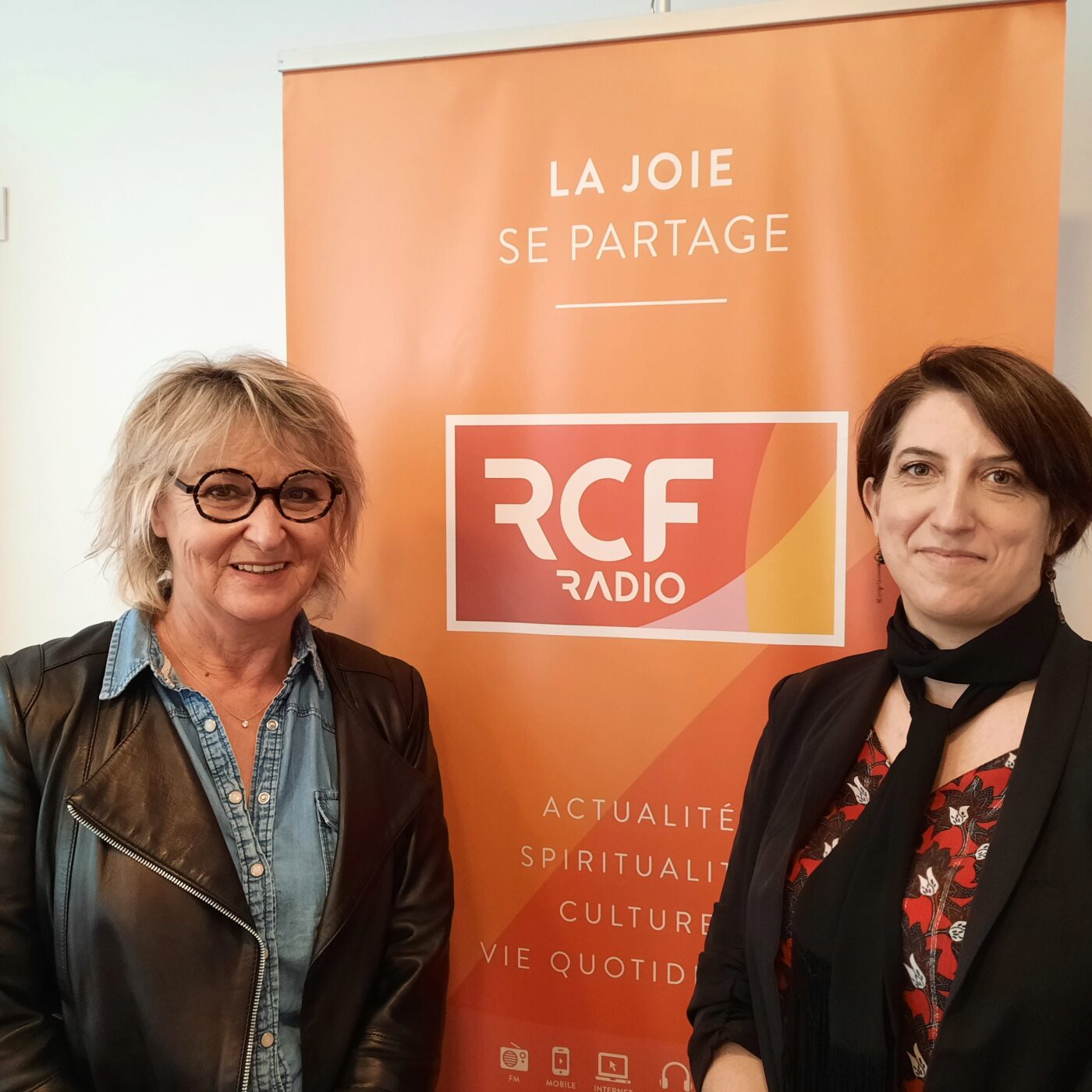 Les élections présidentielles se préparent aussi dans les bureaux de vote episode artwork