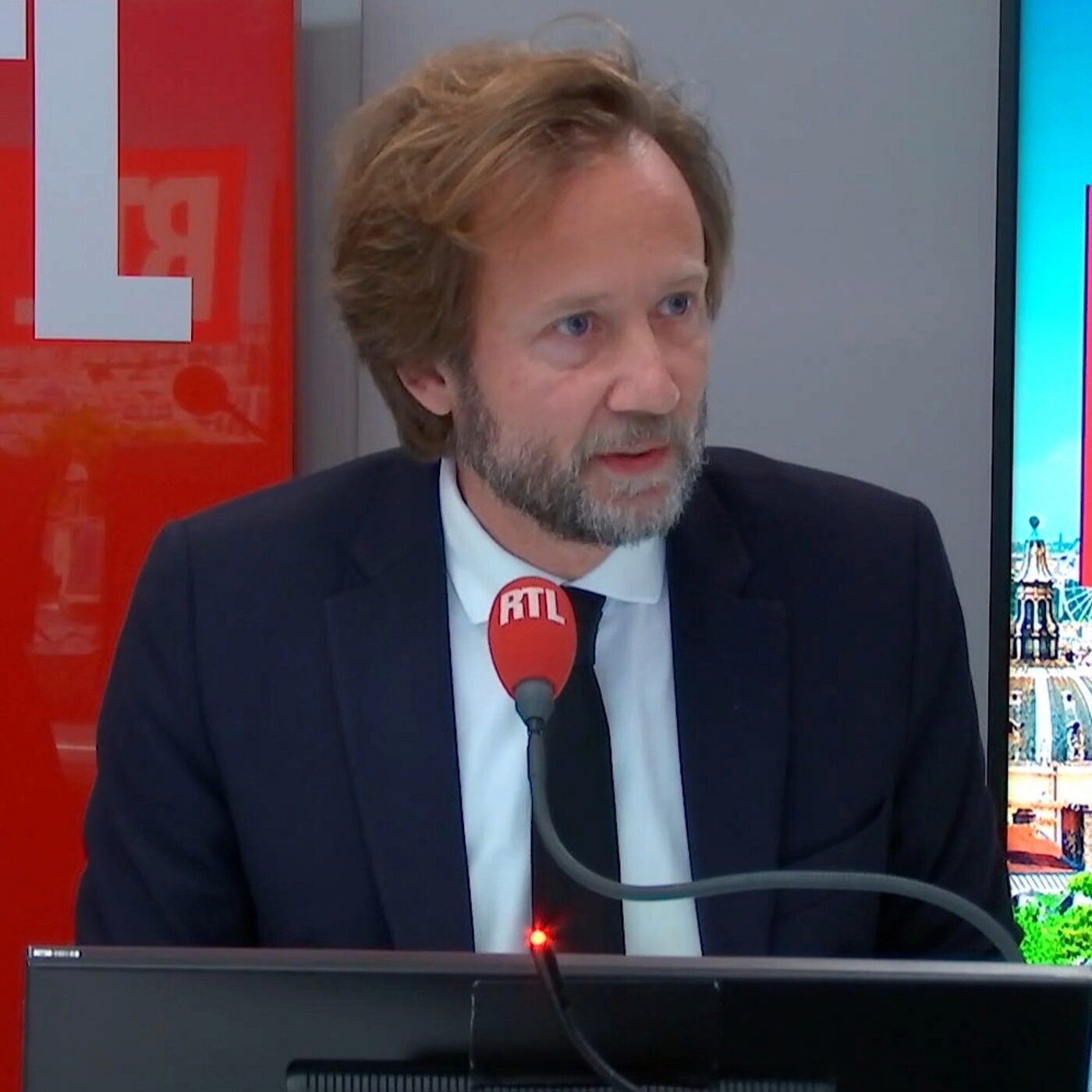 "Il n'y a pas de deal" : sur RTL, Boris Vallaud ne rejette pas l'hypothèse d'une censure du gouvernement "Il n'y a pas de deal" : sur RTL, Boris Vallaud ne rejette pas l'hypothèse d'une censure du gouvernement