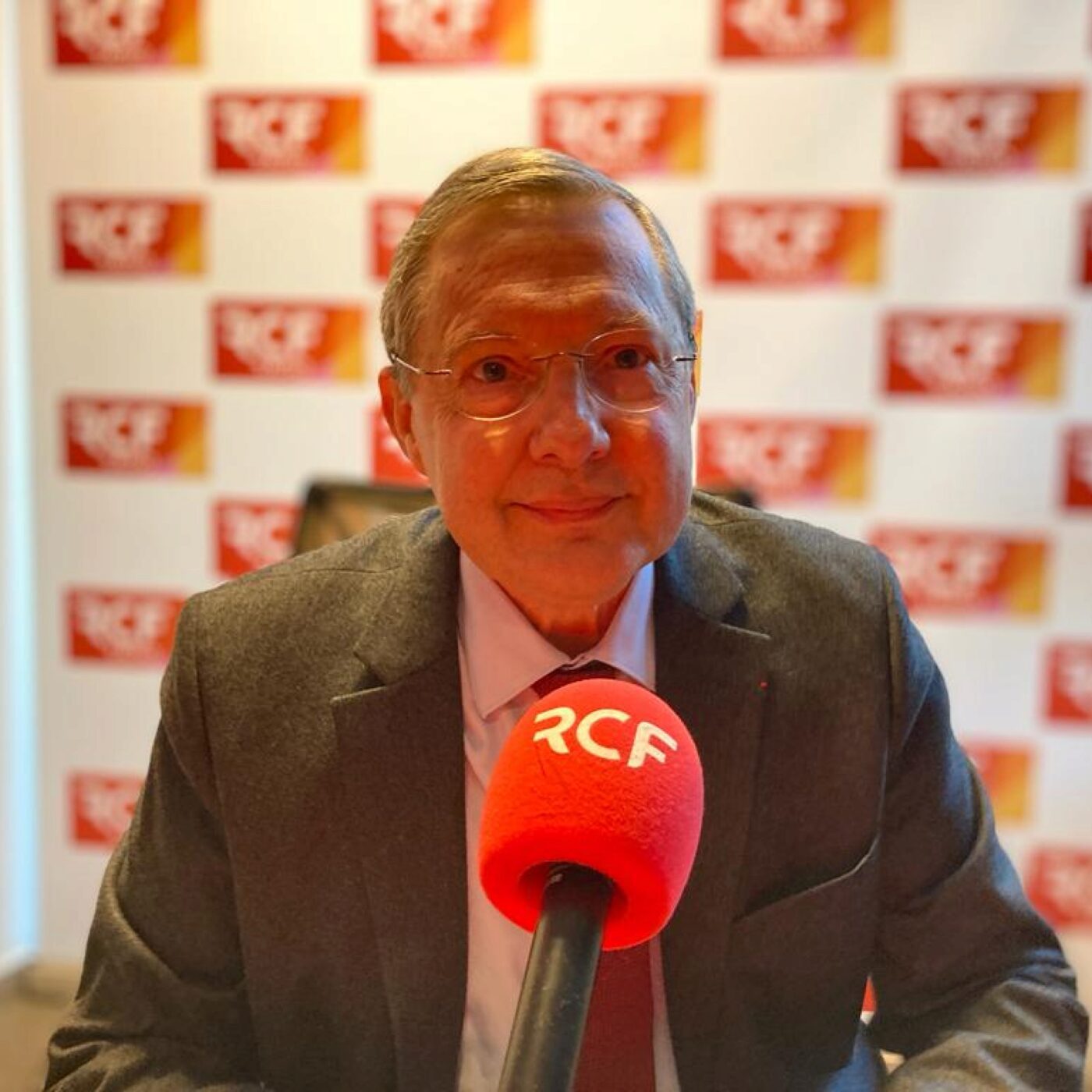 Constitutionnalisation de l'IVG : " Ceux qui s'attendent à ce qu'on ne puisse revenir sur rien, se trompent", prévient Philippe Bas