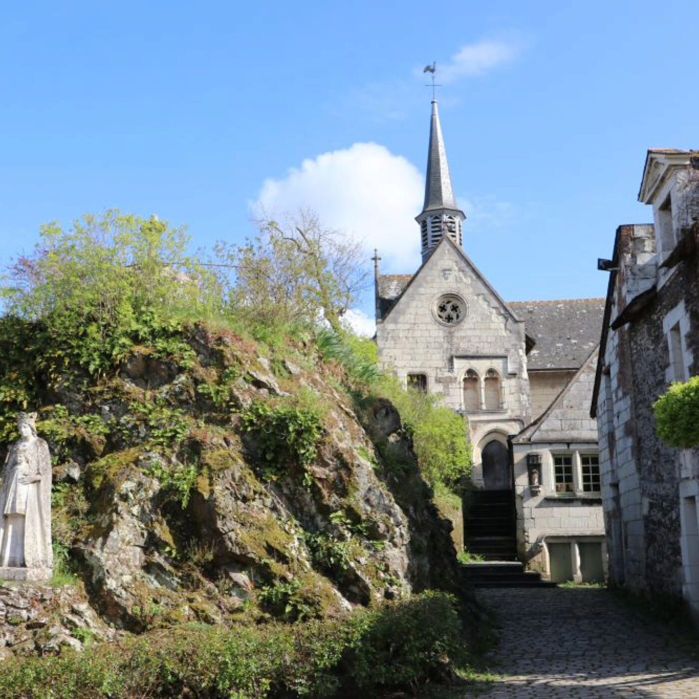 Le sanctuaire marial de Béhuard prépare la fête de l'Assomption en ce 15 août episode artwork
