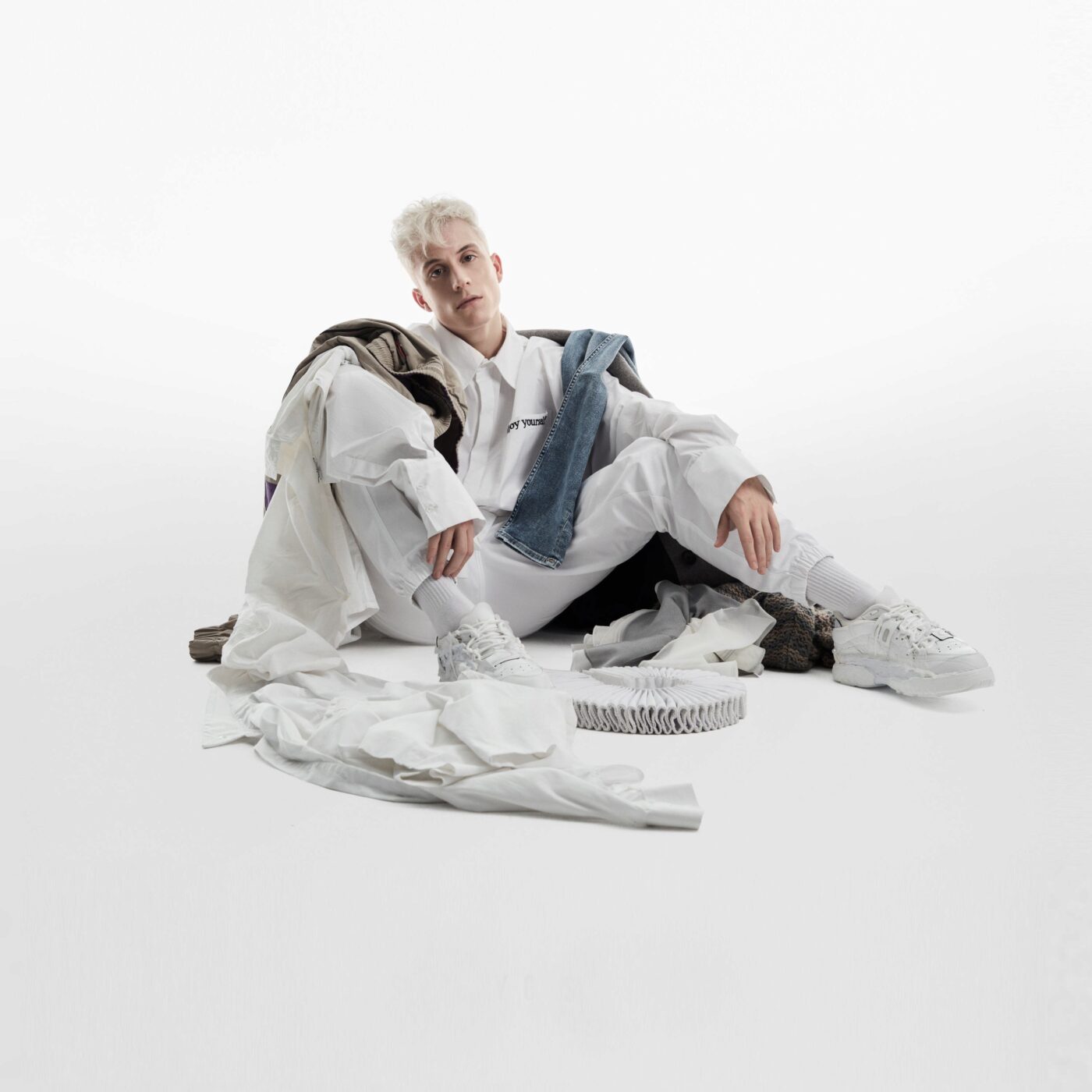 MUSIC ON AIR - 28/01/2025 - LOIC Nottet "MR / MME" episode artwork