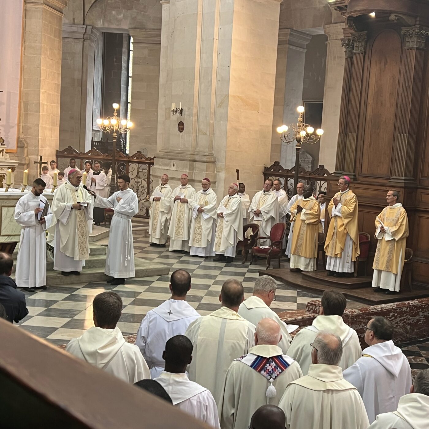 Messe d’installation de Mgr.Bozo Evêque coadjuteur de La Rochelle et Saintes episode artwork