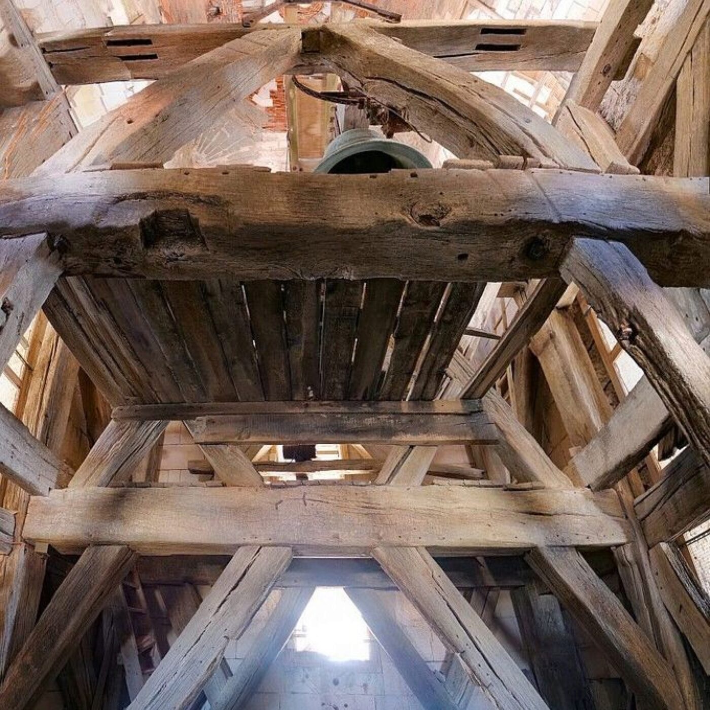 Restauration du beffroi de l'Église St-Sauveur à La Rochelle episode artwork