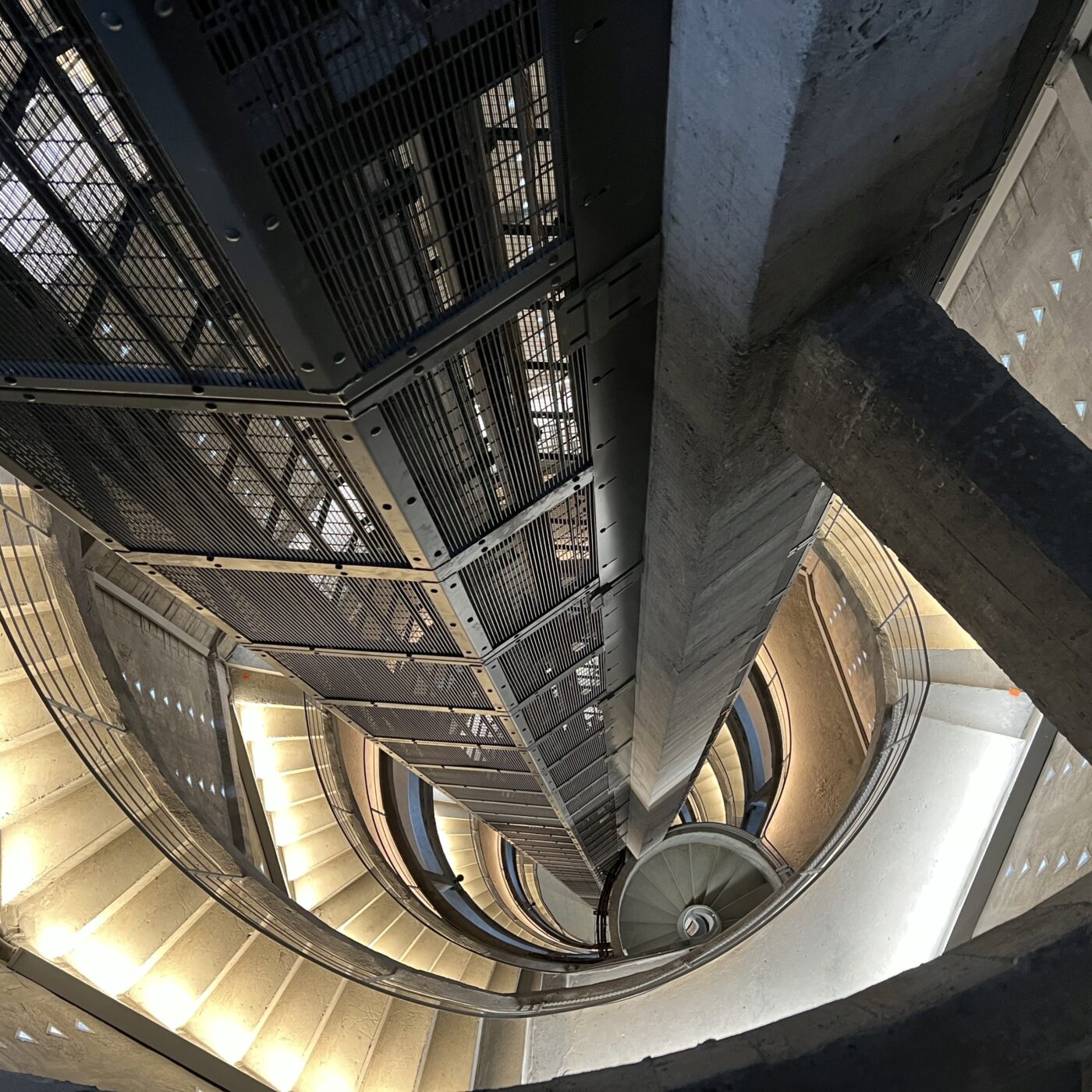 Après deux ans de travaux, découvrez l'intérieur de la Tour Perret ! episode artwork