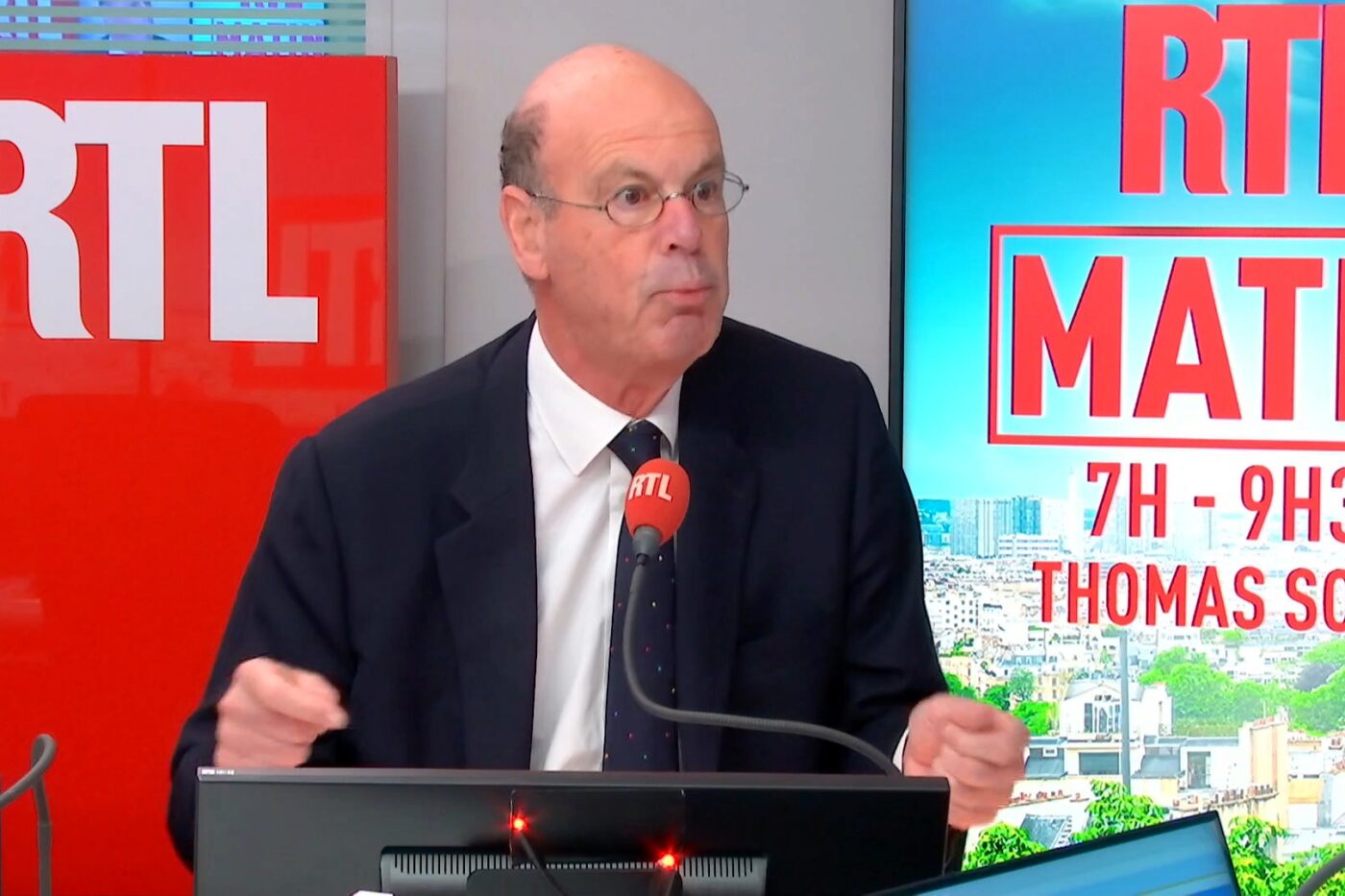 "C'est inadmissible" : sur RTL, l'ex-ministre Éric Lombard estime que Jean-Luc Mélenchon "est antisémite", après ses derniers propos sur l'affaire Epstein episode artwork