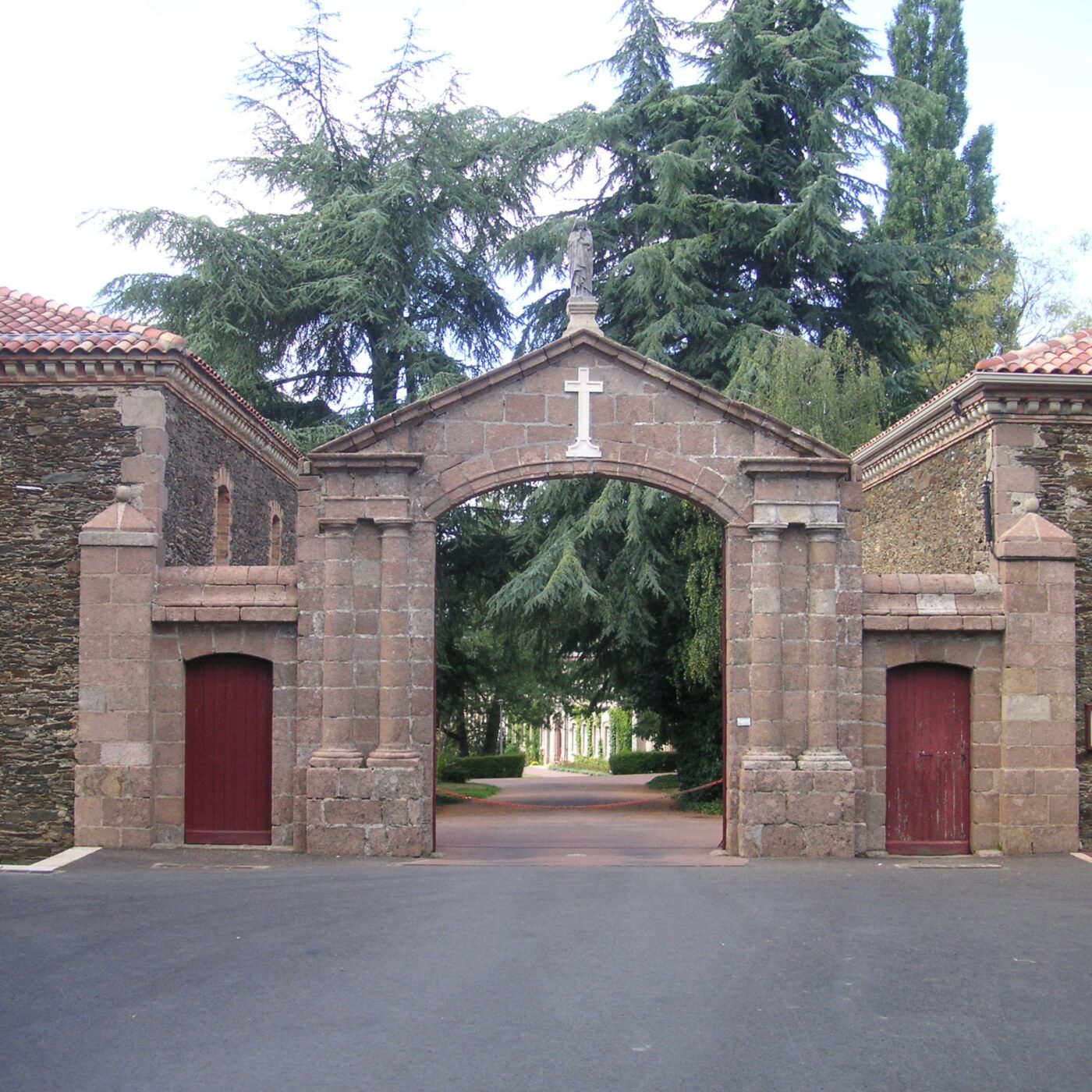 Du changement à l'Abbaye de Bellefontaine : "On va apprendre à se connaitre" episode artwork