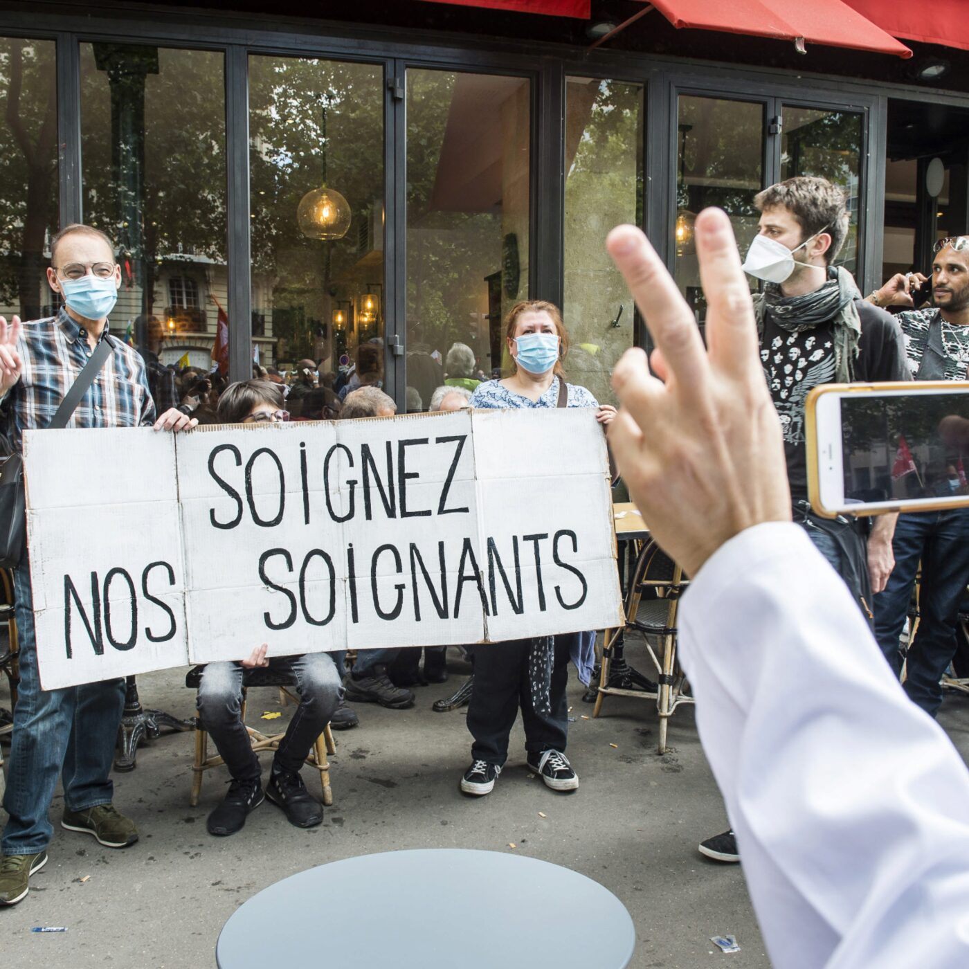 Les enjeux bioéthiques de l'élection présidentielle (2/4) : Qui prend soin des soignants ? episode artwork