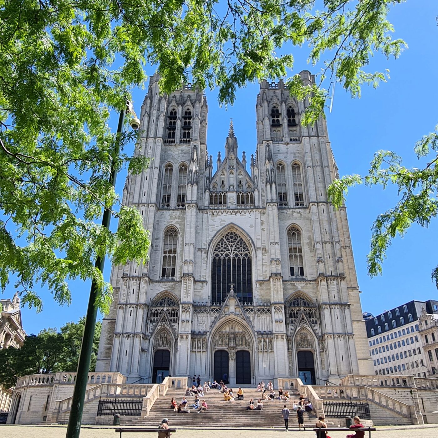 La cathédrale, bâtiment religieux et politique ? Une conférence de Roel Jacobs episode artwork