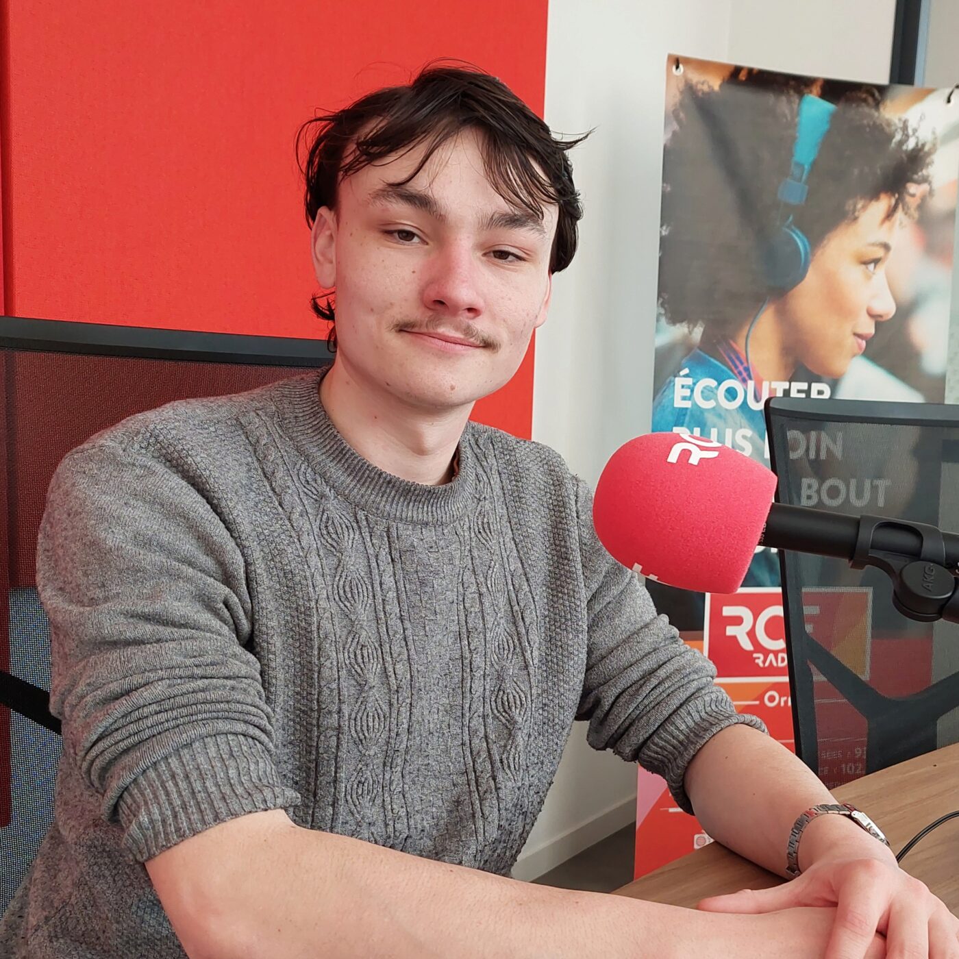 Eliaz Barré, jeune entrepreneur normand, dévoile son cyclomoteur électrique episode artwork