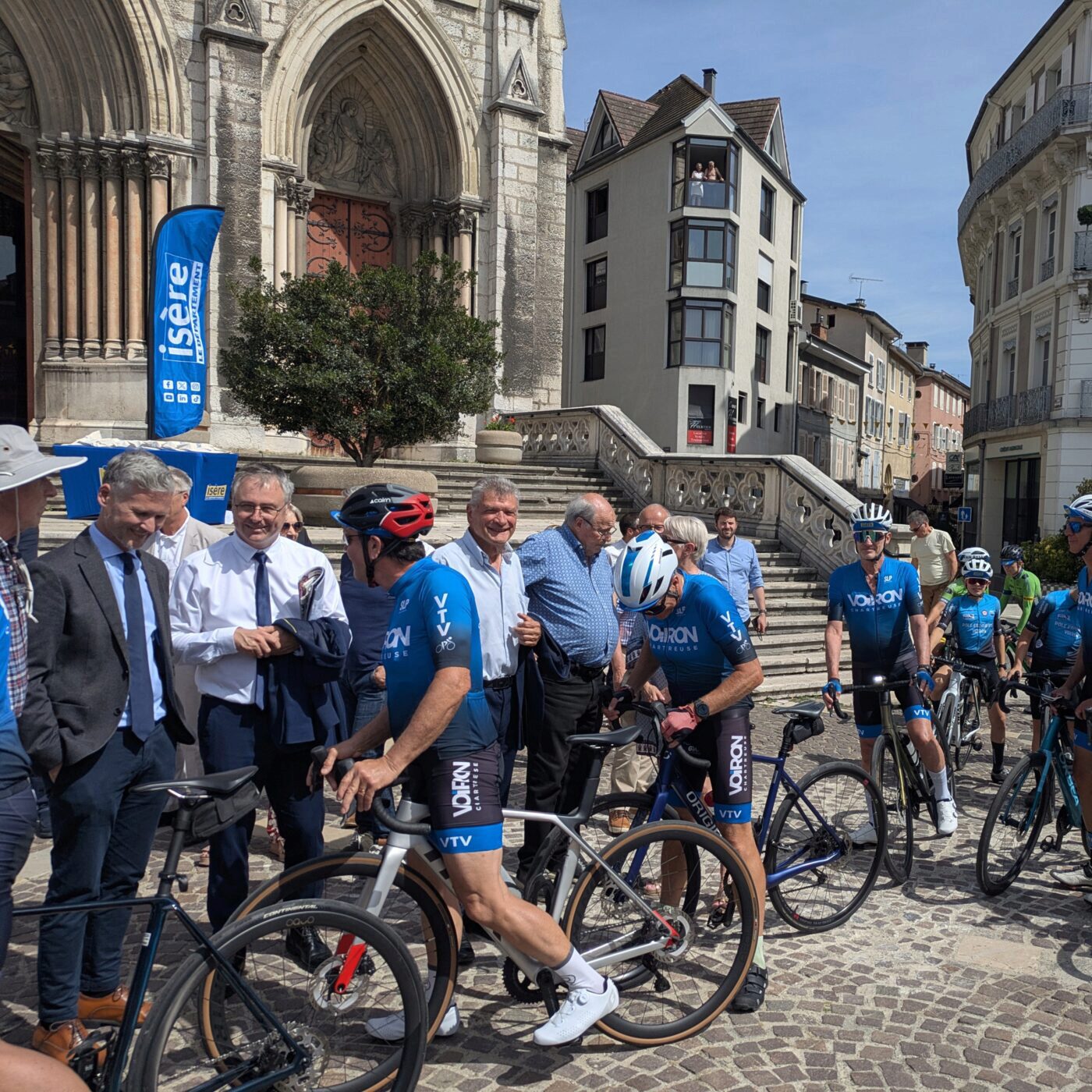 Top départ pour le Tour de France : Voiron se prépare episode artwork