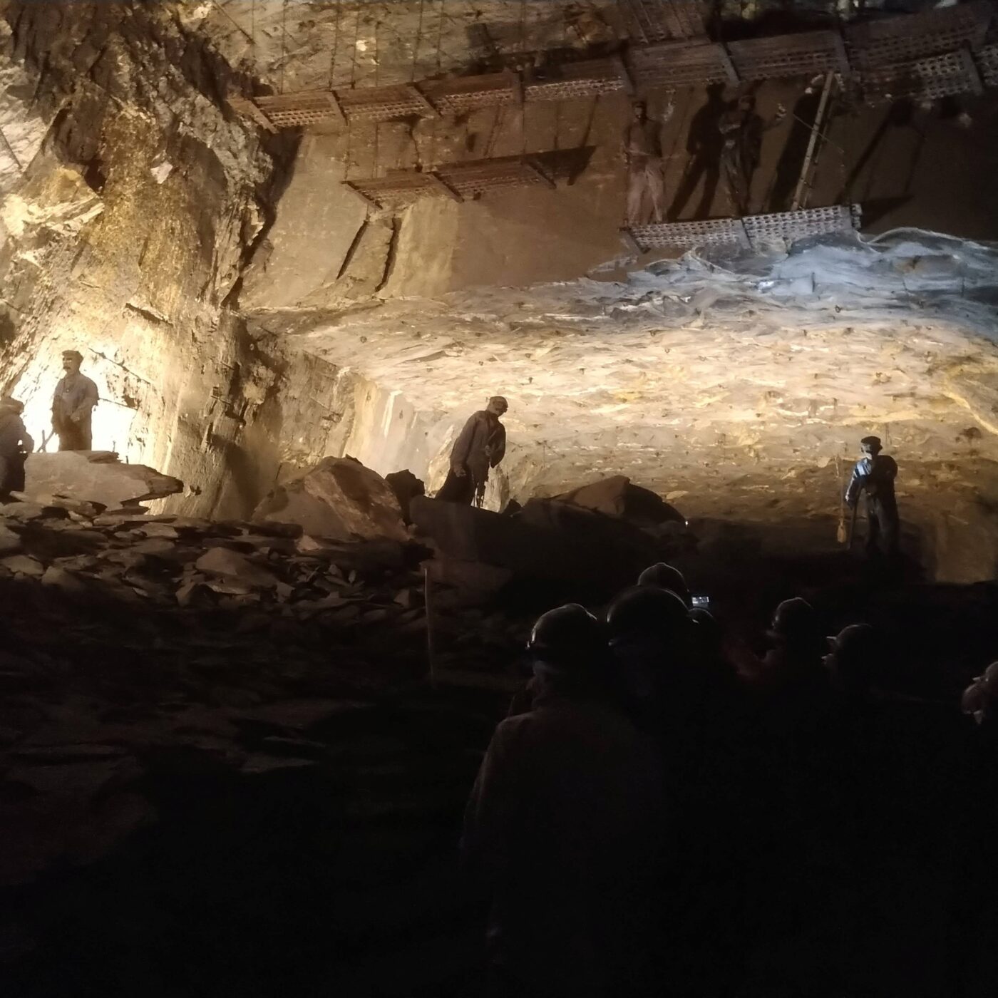 A 126m sous terre, la Cie Argilis théâtralise la visite à la Mine Bleue episode artwork