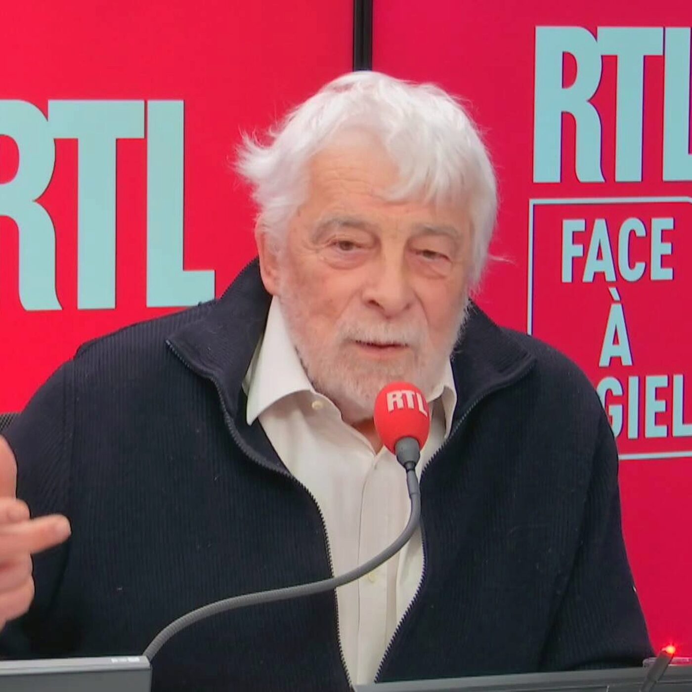 Jacques Weber rend hommage à Nathalie Baye : "Seule la maladie pouvait ternir ce rayon de soleil" episode artwork