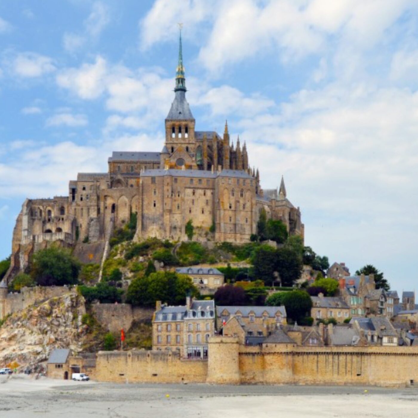 Polémique autour d'un mariage de milliardaires chinois au Mont-Saint-Michel