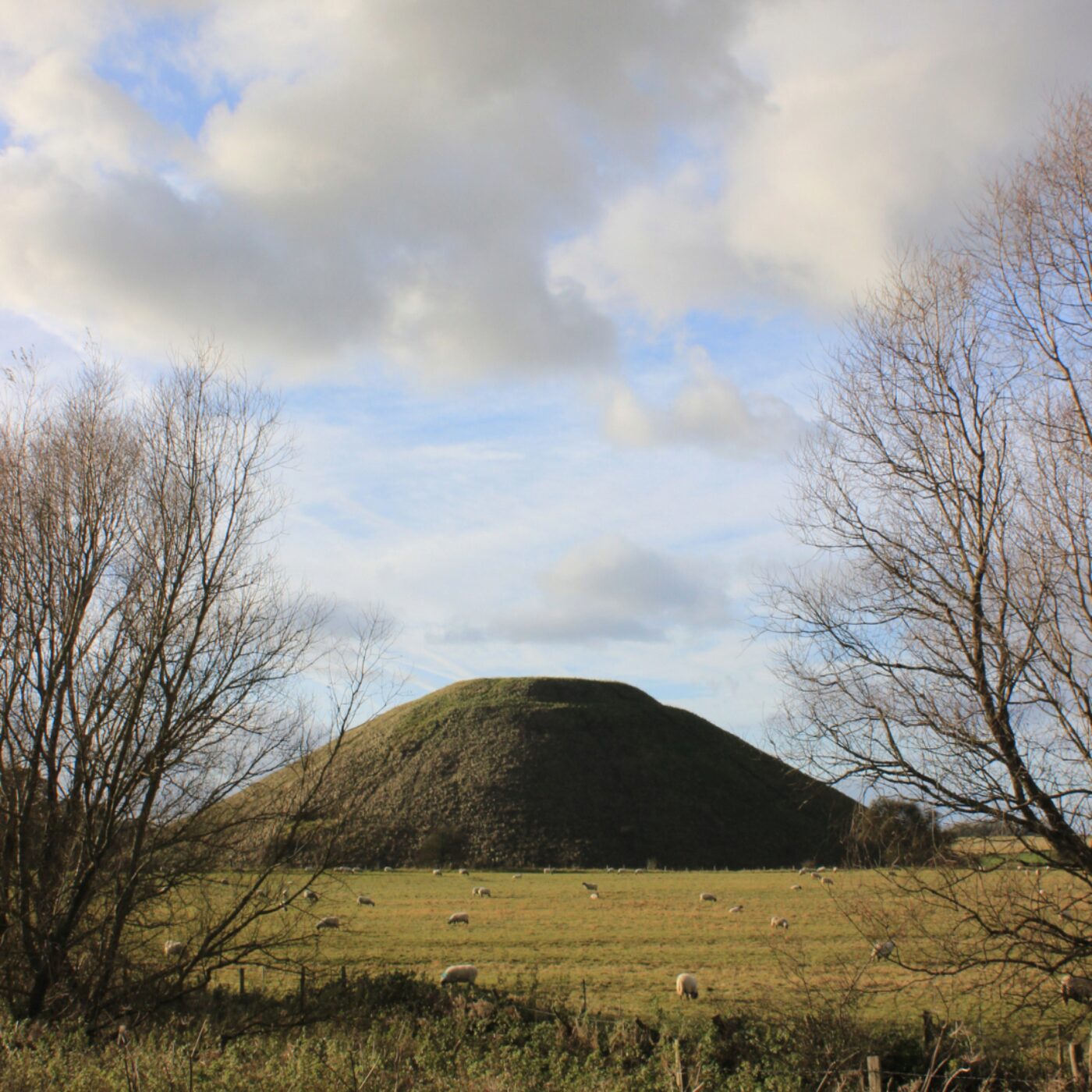 On n’a pas de pyramides, mais on a des tumulus episode artwork