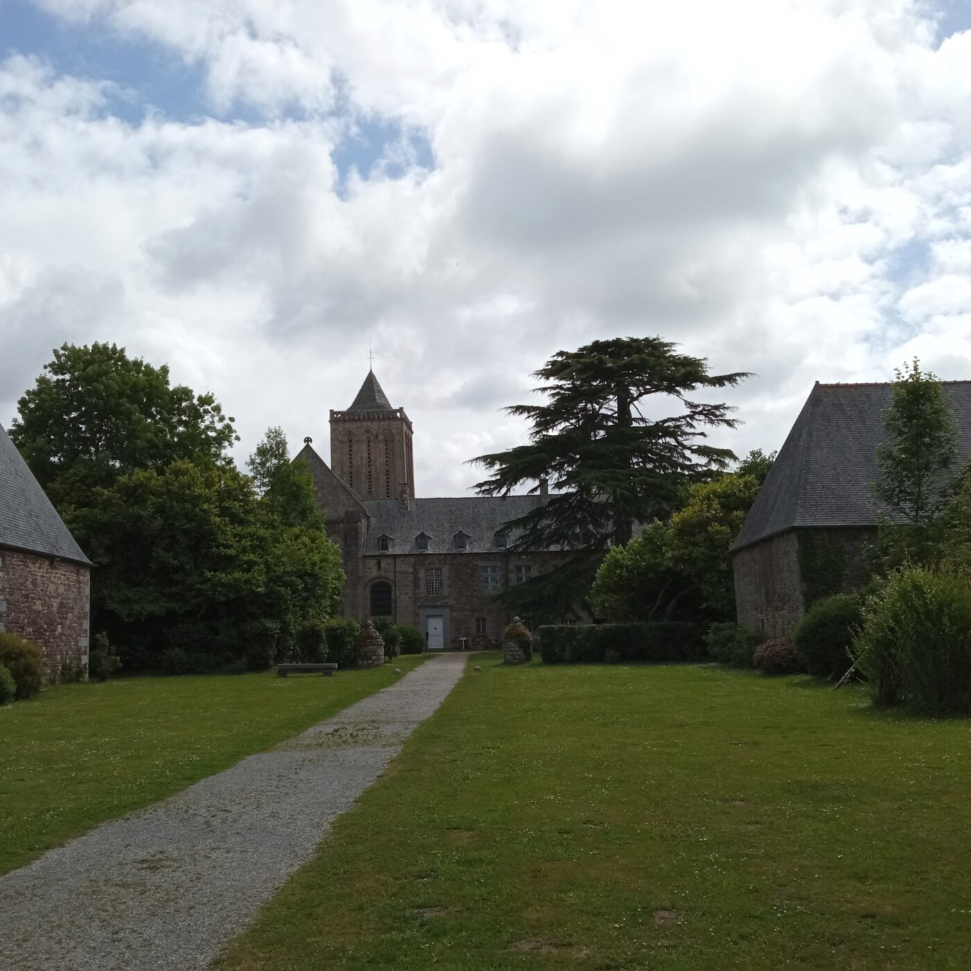 L'abbaye de la lucerne 3/5 episode artwork
