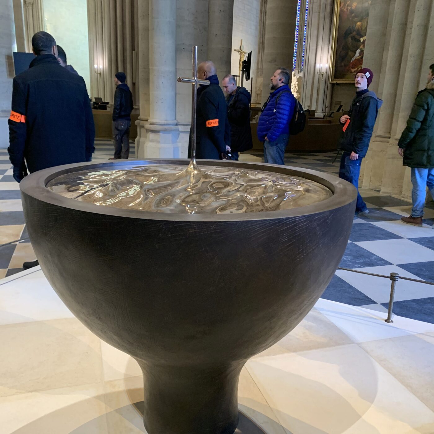 Notre Dame de Paris : le mobilier liturgique en bronze de Guillaume Bardet episode artwork