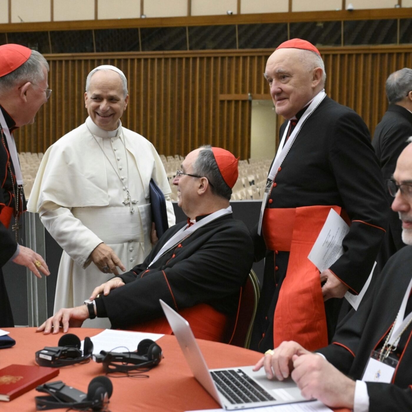 Consistoire : "En convoquant régulièrement les cardinaux, le pape retrouve de la collégialité" episode artwork