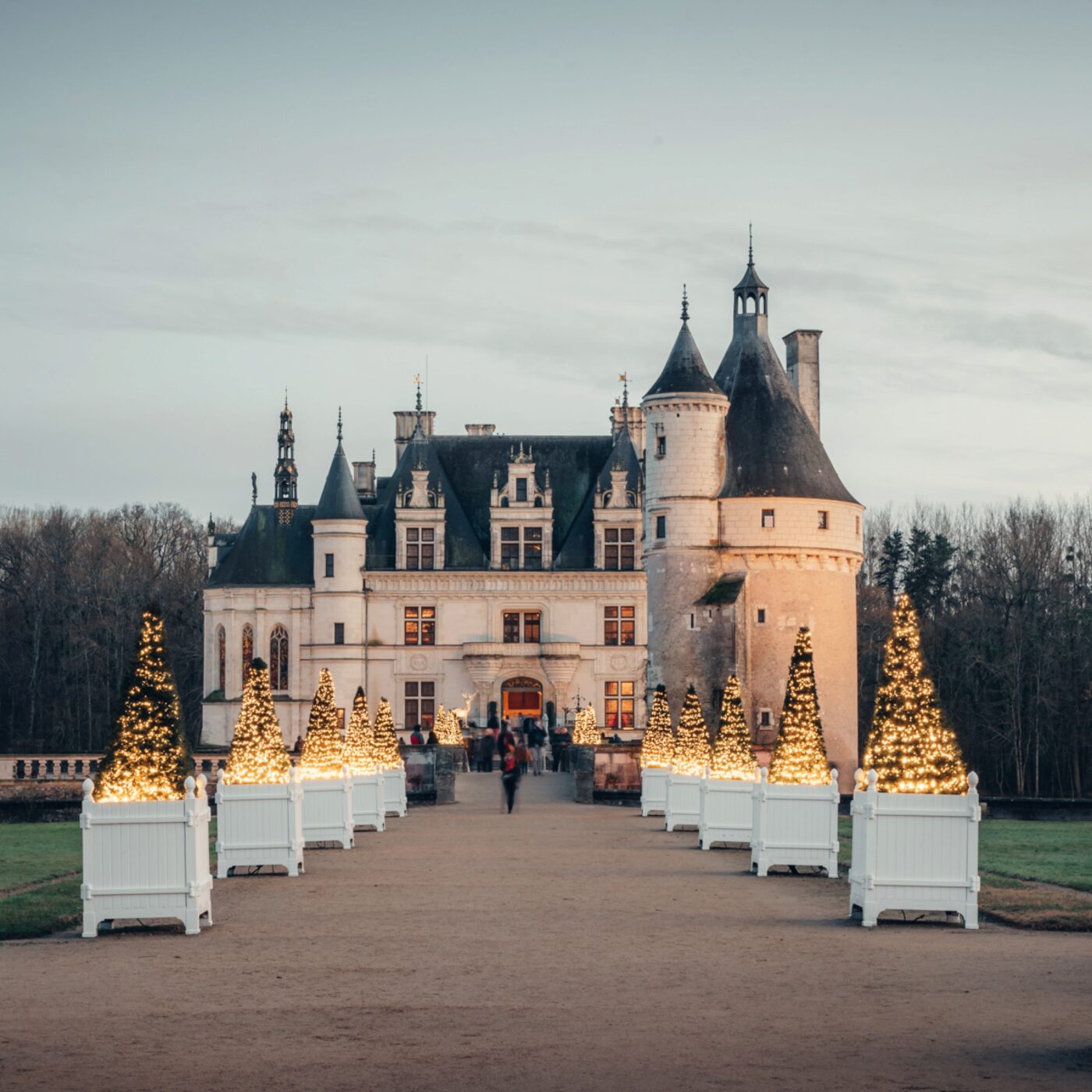 C’est le retour de Noël au pays des châteaux episode artwork