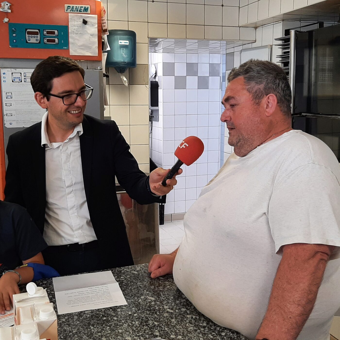 Denis Jeanin réponds aux écoliers de Sainte-Thérèse episode artwork