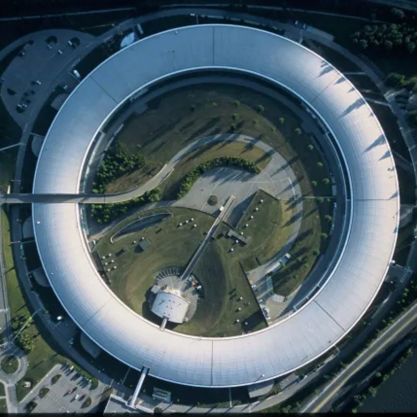 Visite 100% féminine du synchrotron européen de Grenoble episode artwork