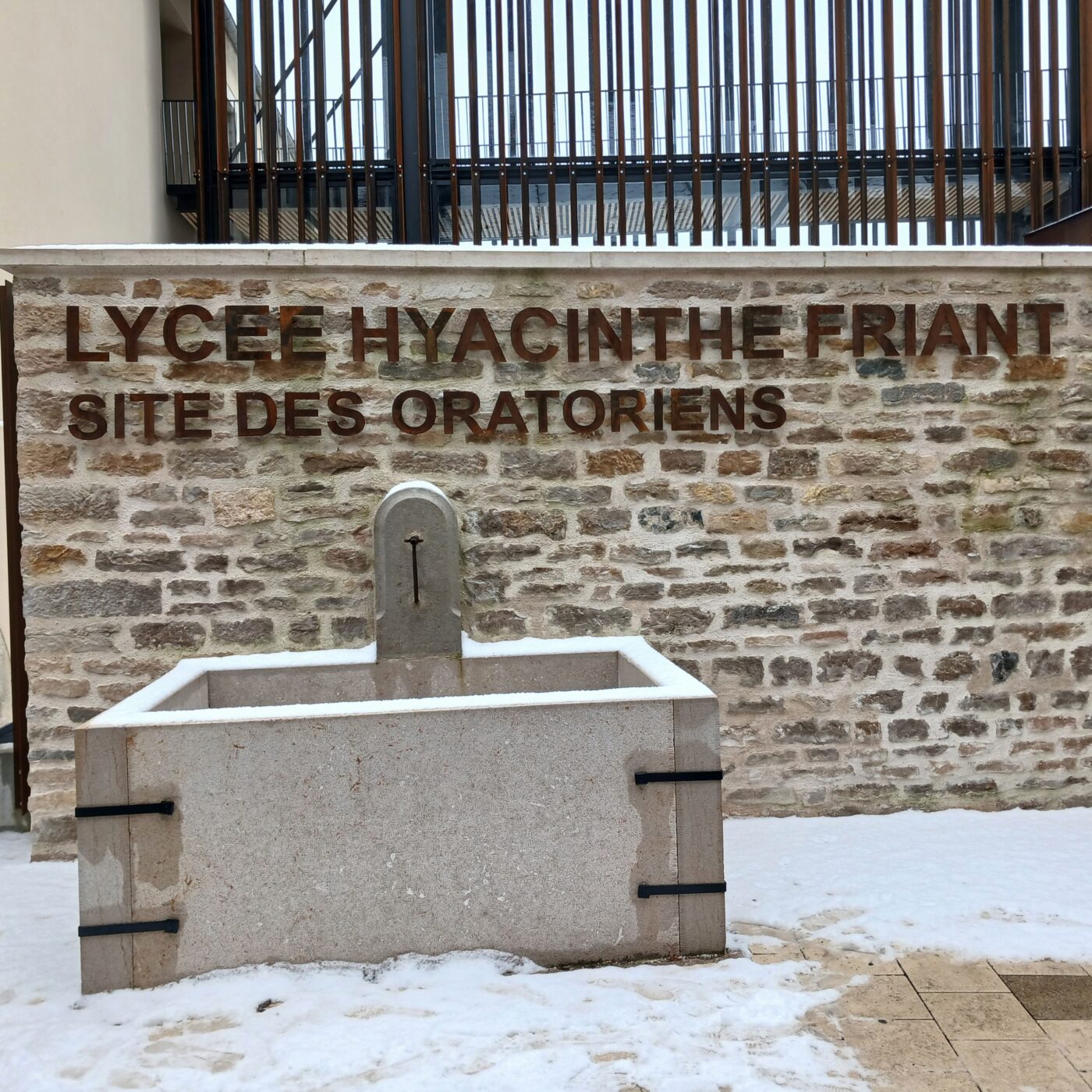 L'inauguration du site des Oratoriens du lycée Hyacinthe-Friant de Poligny episode artwork