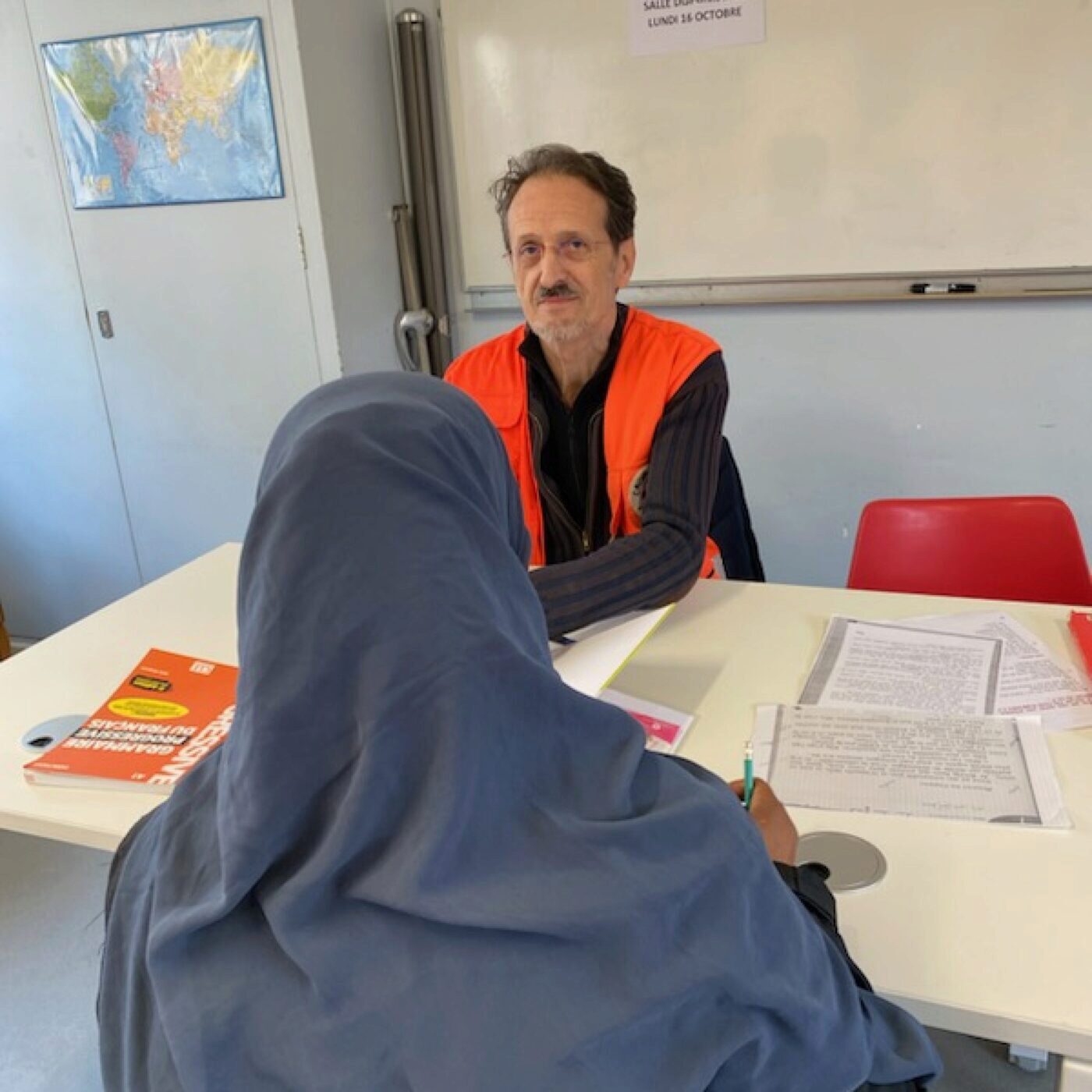 Apprendre le français aux étrangers à la Croix-Rouge de Boulogne-sur-Mer