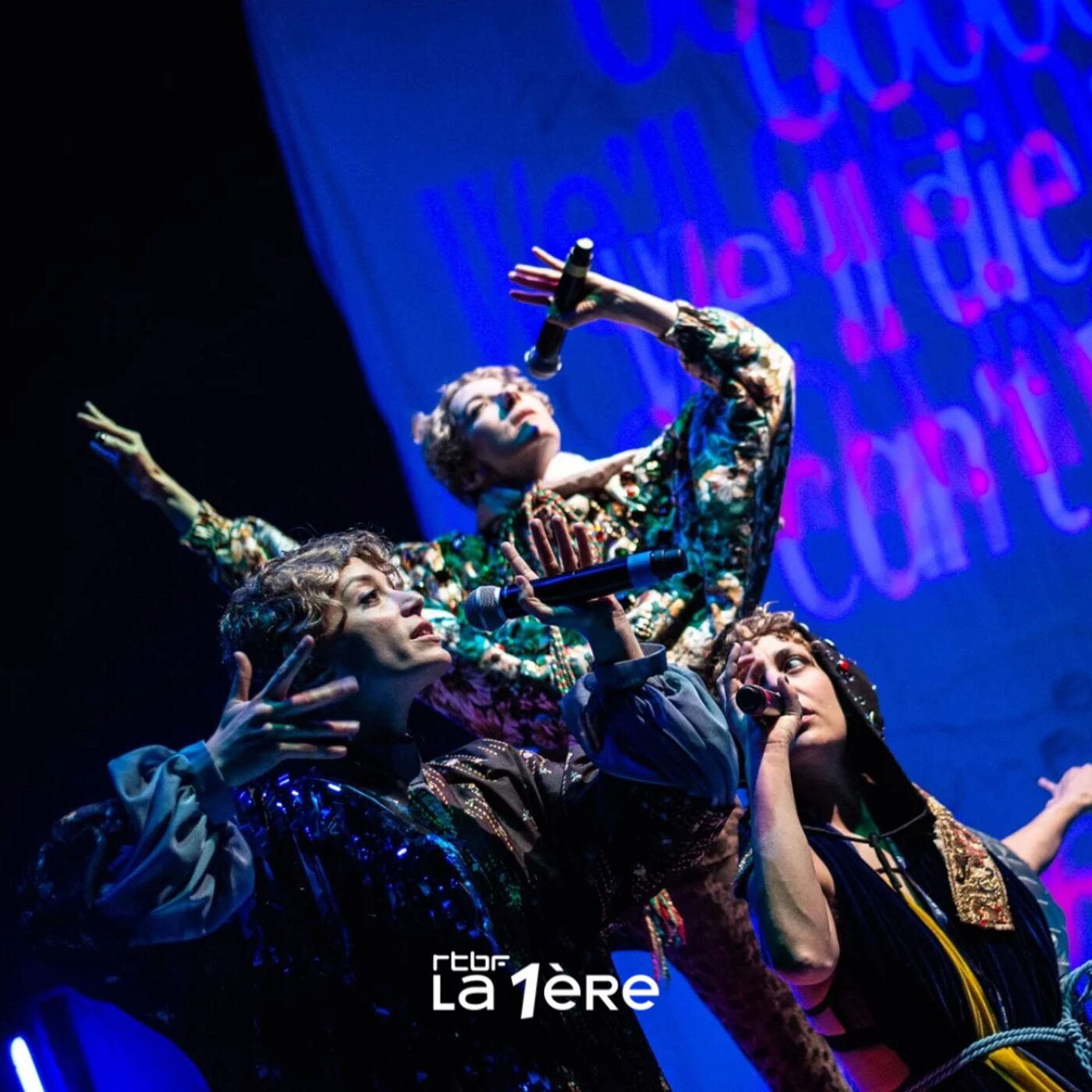 Rencontre avec Bérengère Deroux et Lara Barsacq pour le festival "Guerrières" et le spectacle "La Grande Nymphe" à Mons episode artwork