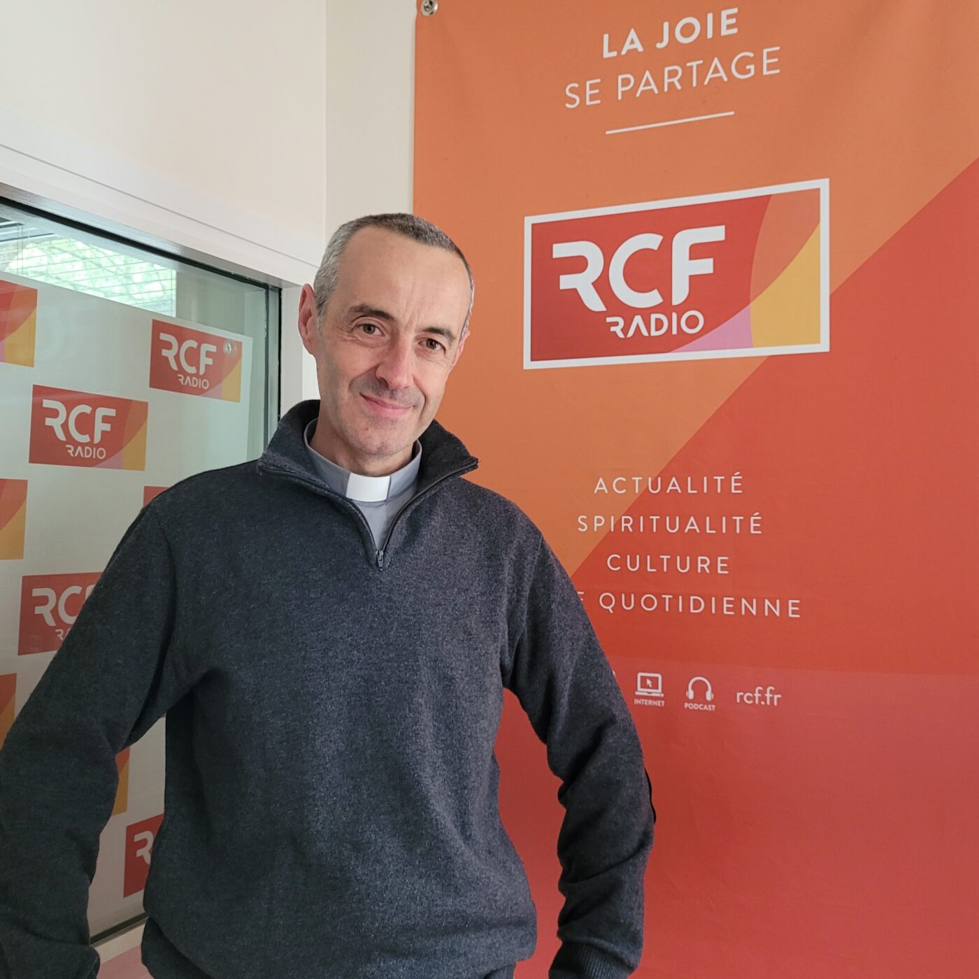 Emmanuel Dursapt : le sacerdoce, l'engagement qui se cache derrière le mot episode artwork