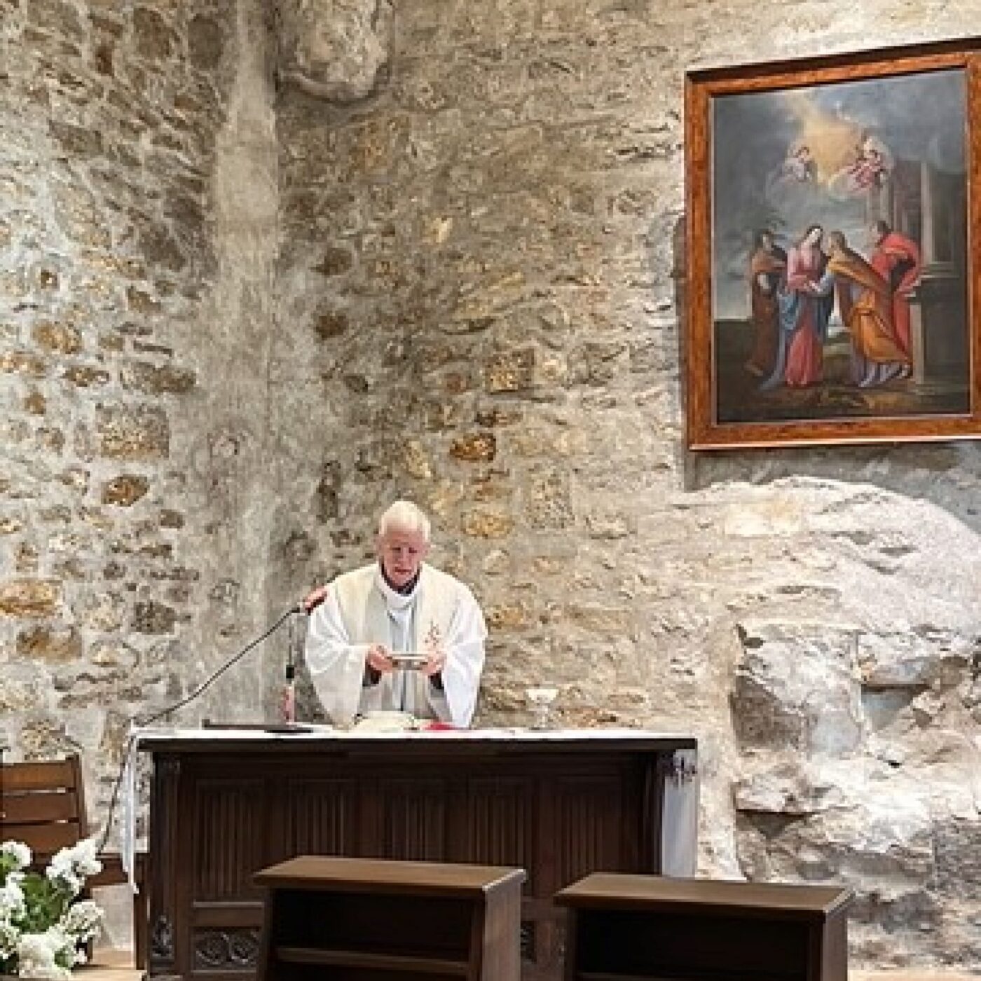 Messe au monastère de la Visitation de Nevers. episode artwork