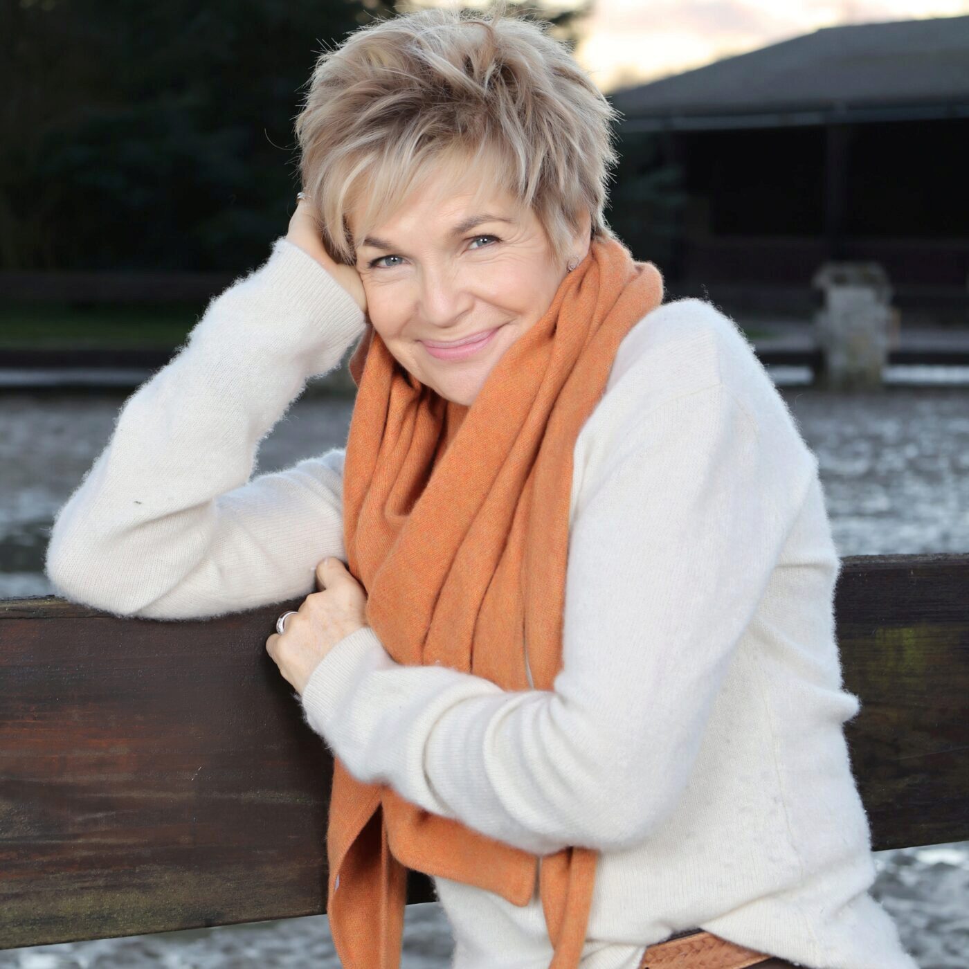 Véronique Jannot :  "Il faut vivre un enfant comme une forme d'enseignement !" episode artwork