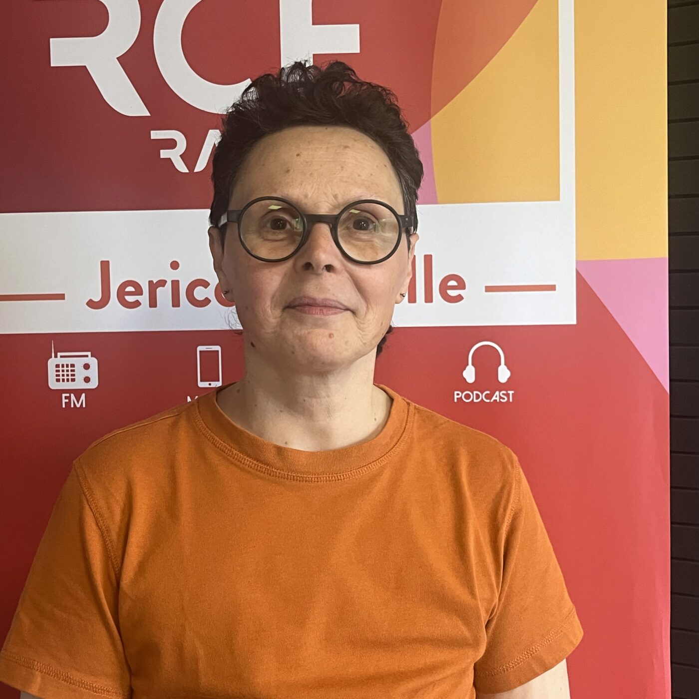 Elandza, l'association qui aide les malades du cancer grâce à l'art thérapie episode artwork