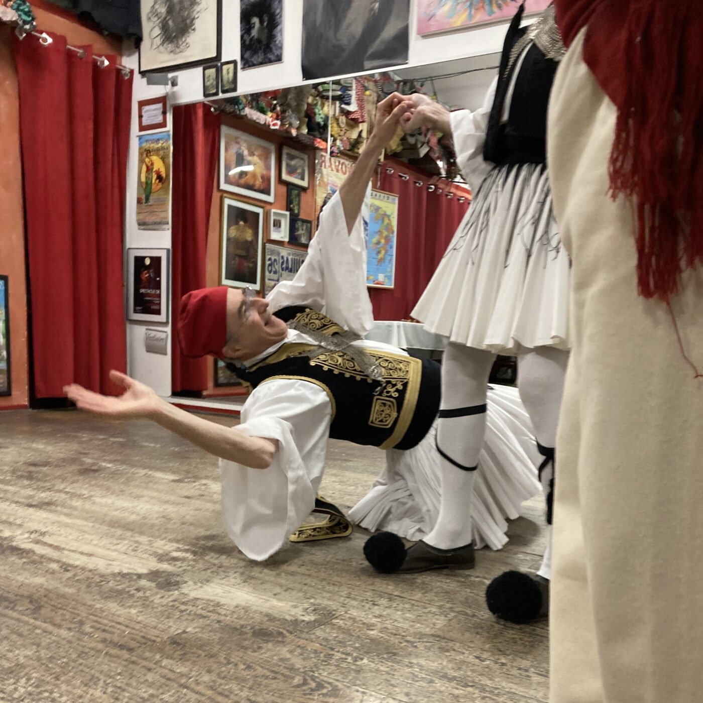La passion pour la danse grecque se vit intensément à Grenoble ! episode artwork