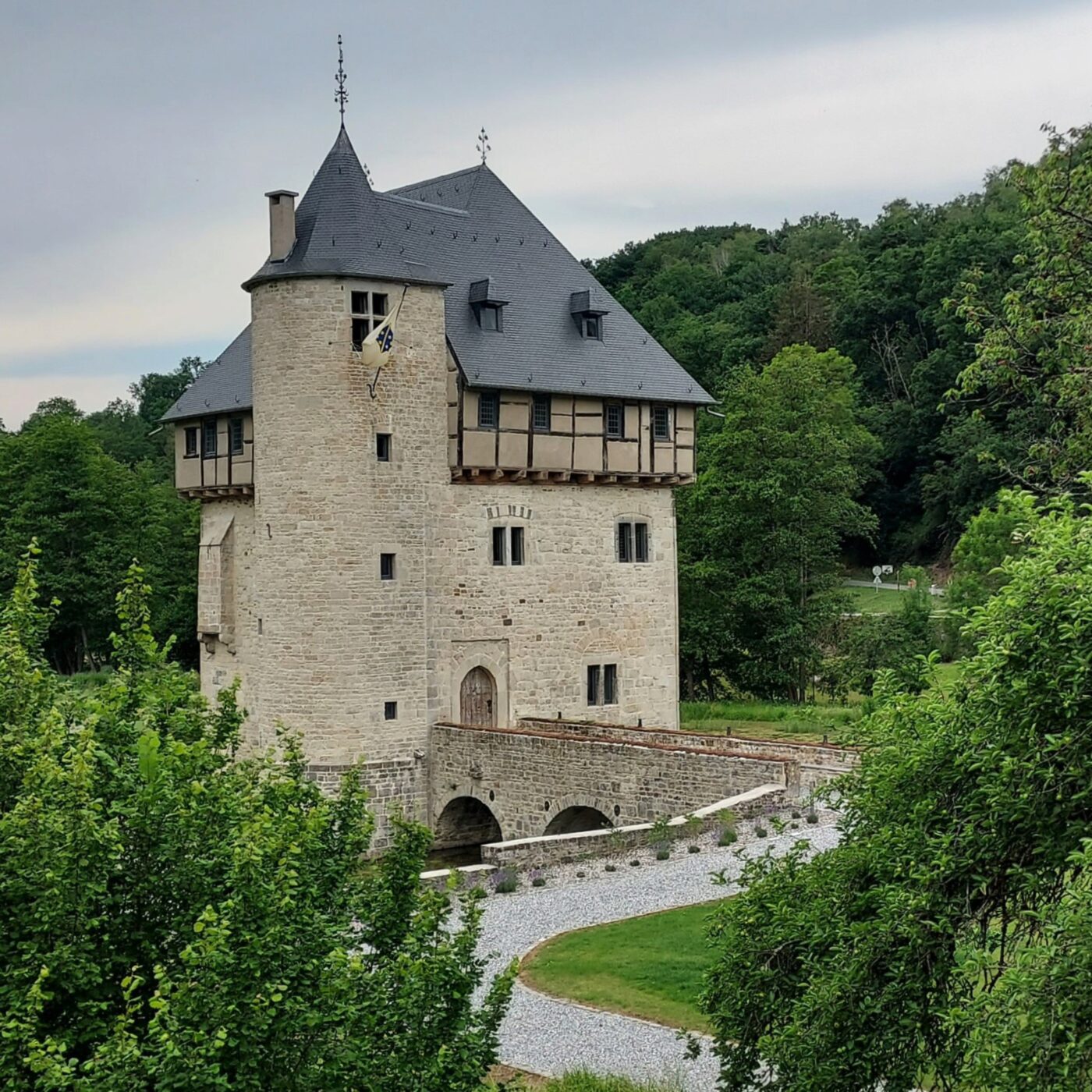 En Condroz namurois, Crupet, l'un des plus beaux villages de Wallonie episode artwork