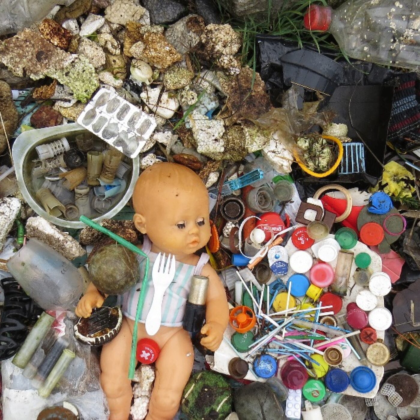 Des micro-plastiques, et des puffs, l'envers de la carte postale du Lac Léman episode artwork