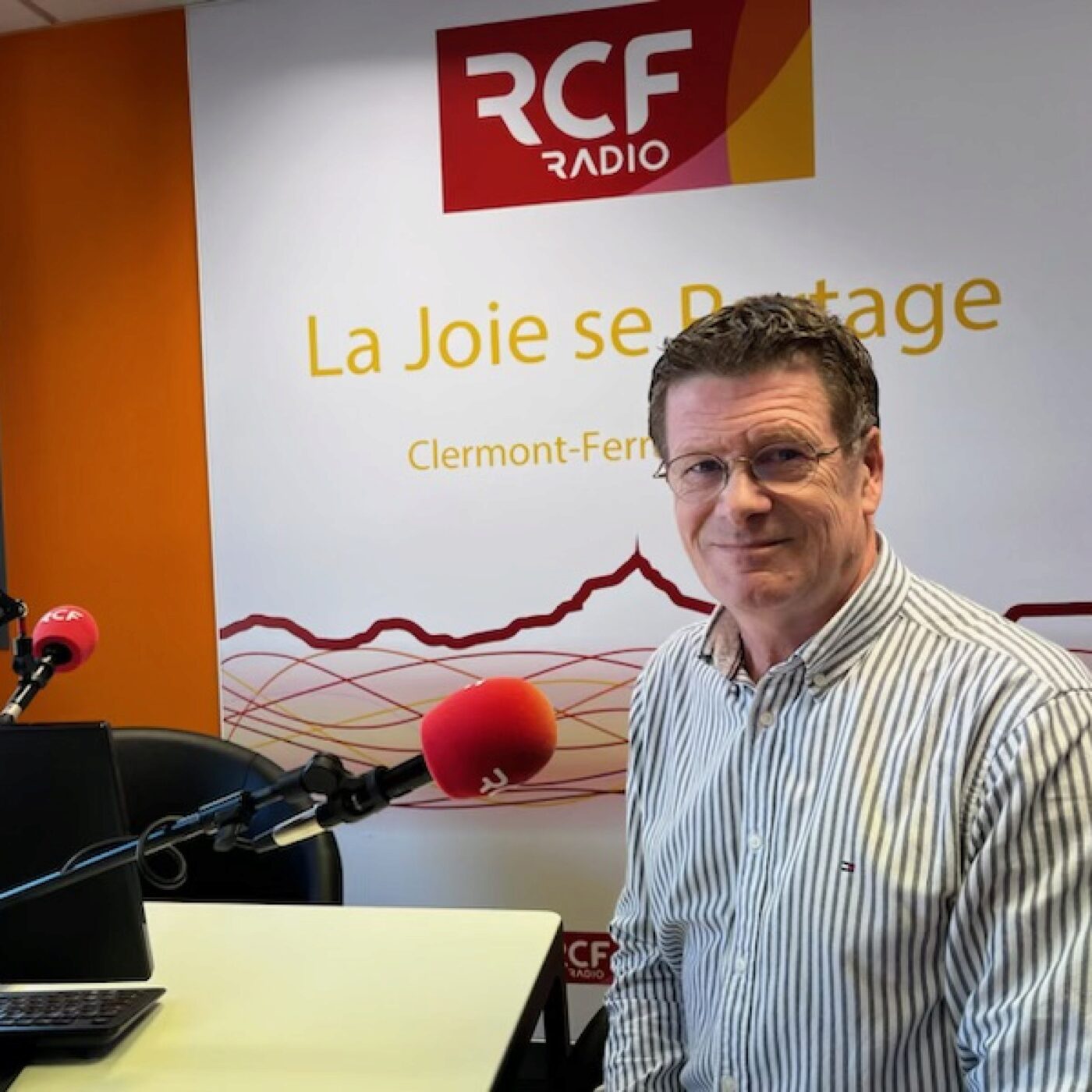 Hausse des prix des carburants : il faut que "tout le monde participe à l'effort national", dont les pétroliers, estime Éric Gold, sénateur du Puy-de-Dôme episode artwork