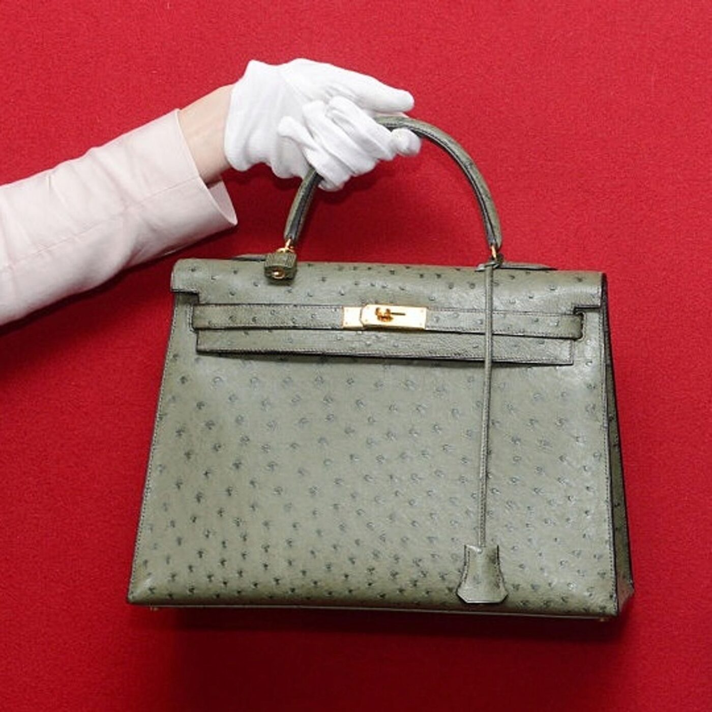 Hermès perd 14% en Bourse : les secrets d'un empire du luxe dévoilés