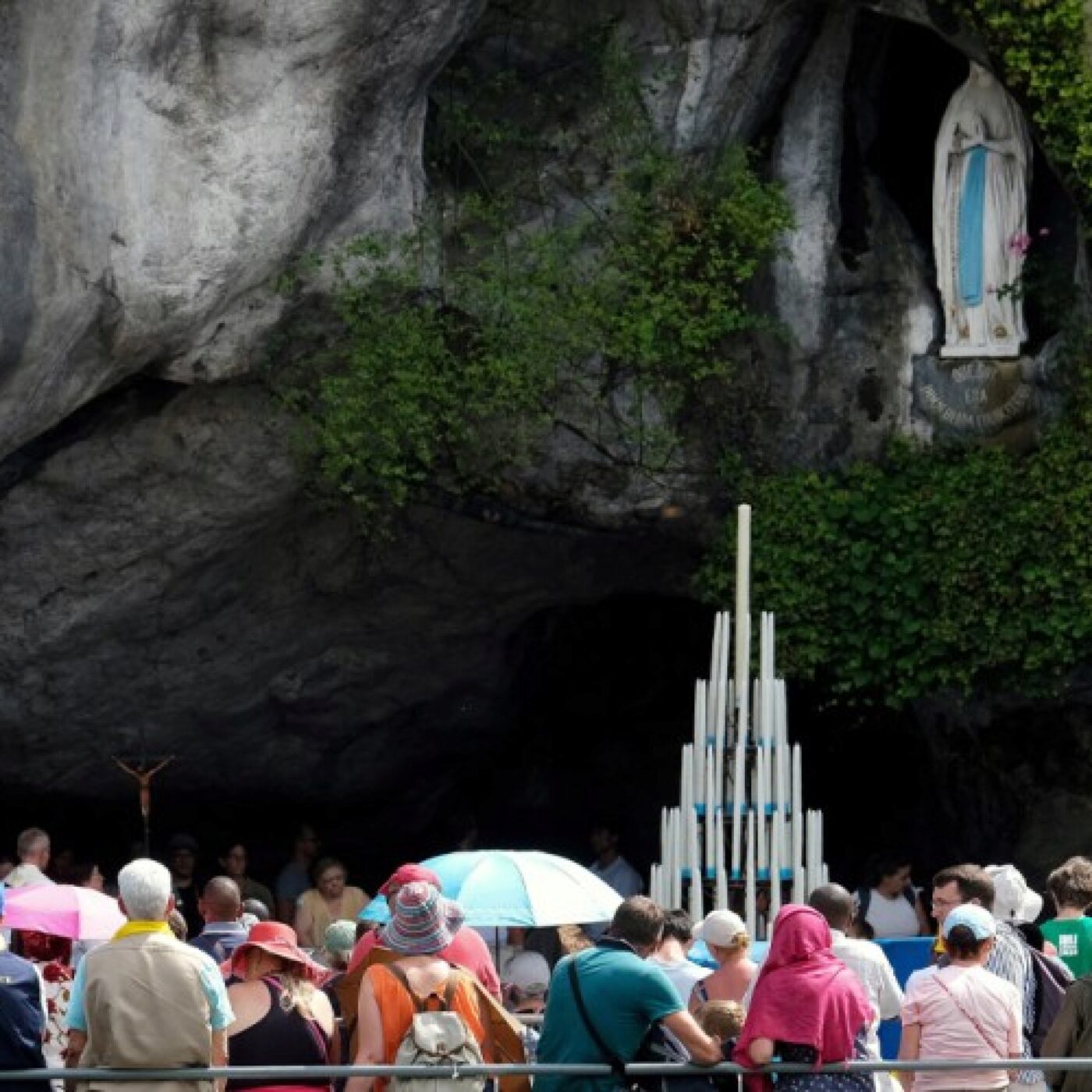Le pèlerinage diocésain 2026 à Lourdes ouvert aux jeunes Jurassiens episode artwork