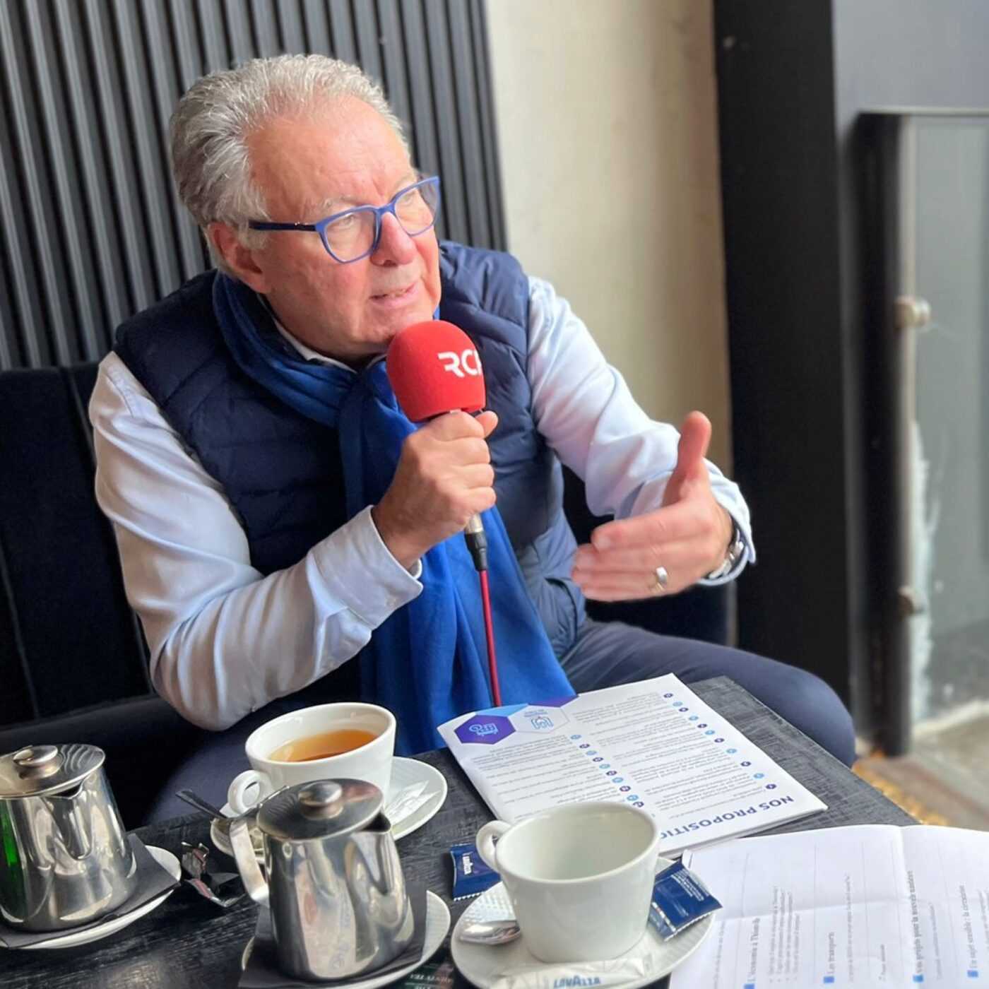 Politiquement vôtre