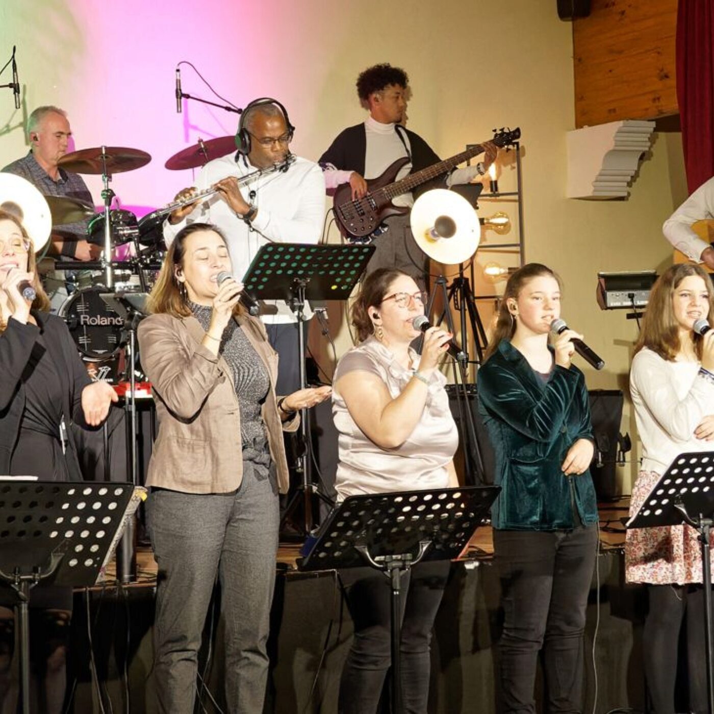 Concerts de Noël donnés par des chrétiens d'Eglises évangéliques "Equi-Libres" episode artwork